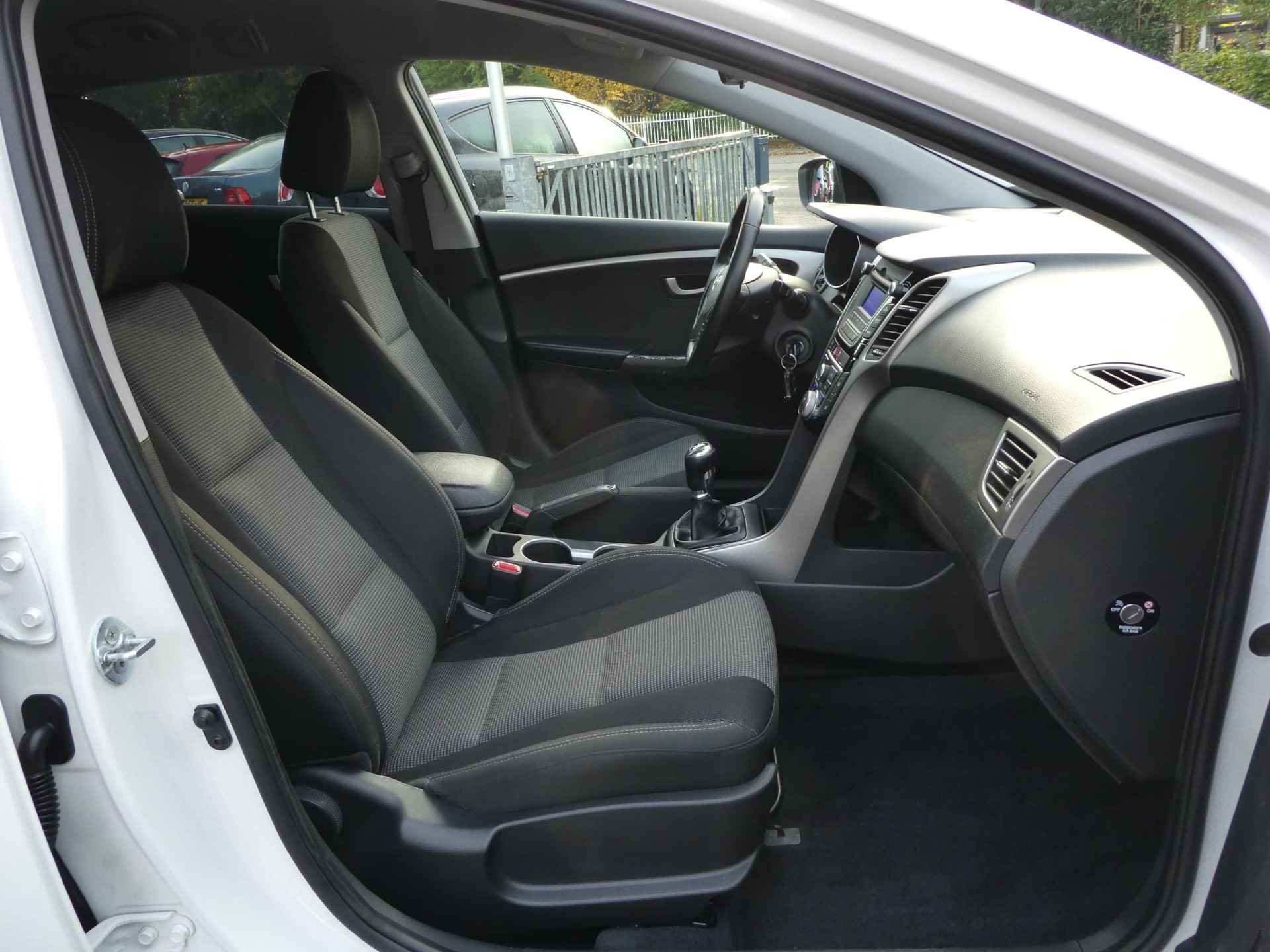 Hyundai i30 Wagon 1.6 GDi 135PK i-Motion LED|Airco|Cruise|Bluetooth - 15/38