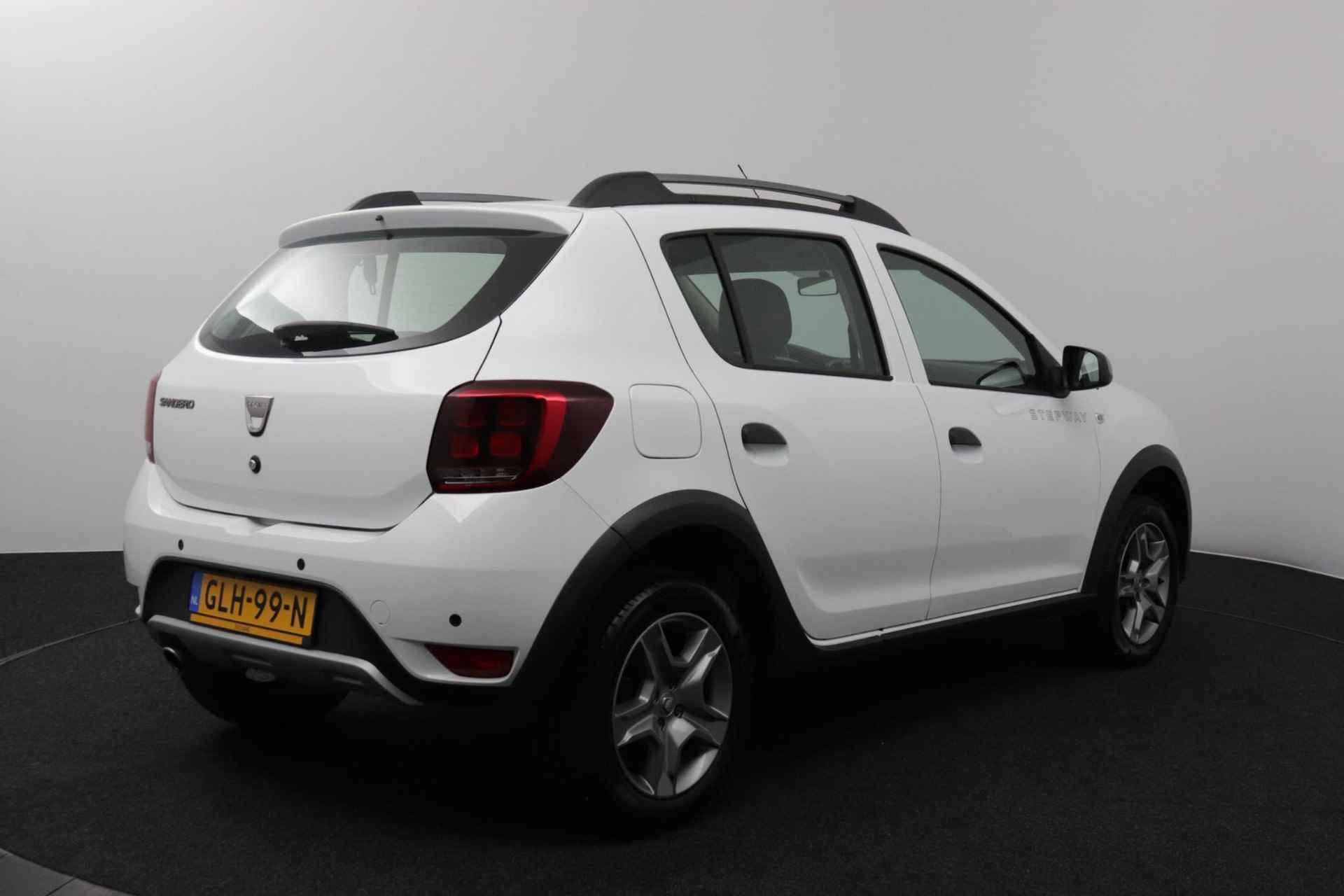 Dacia Sandero Stepway TCe 90 Comfort - 3/38