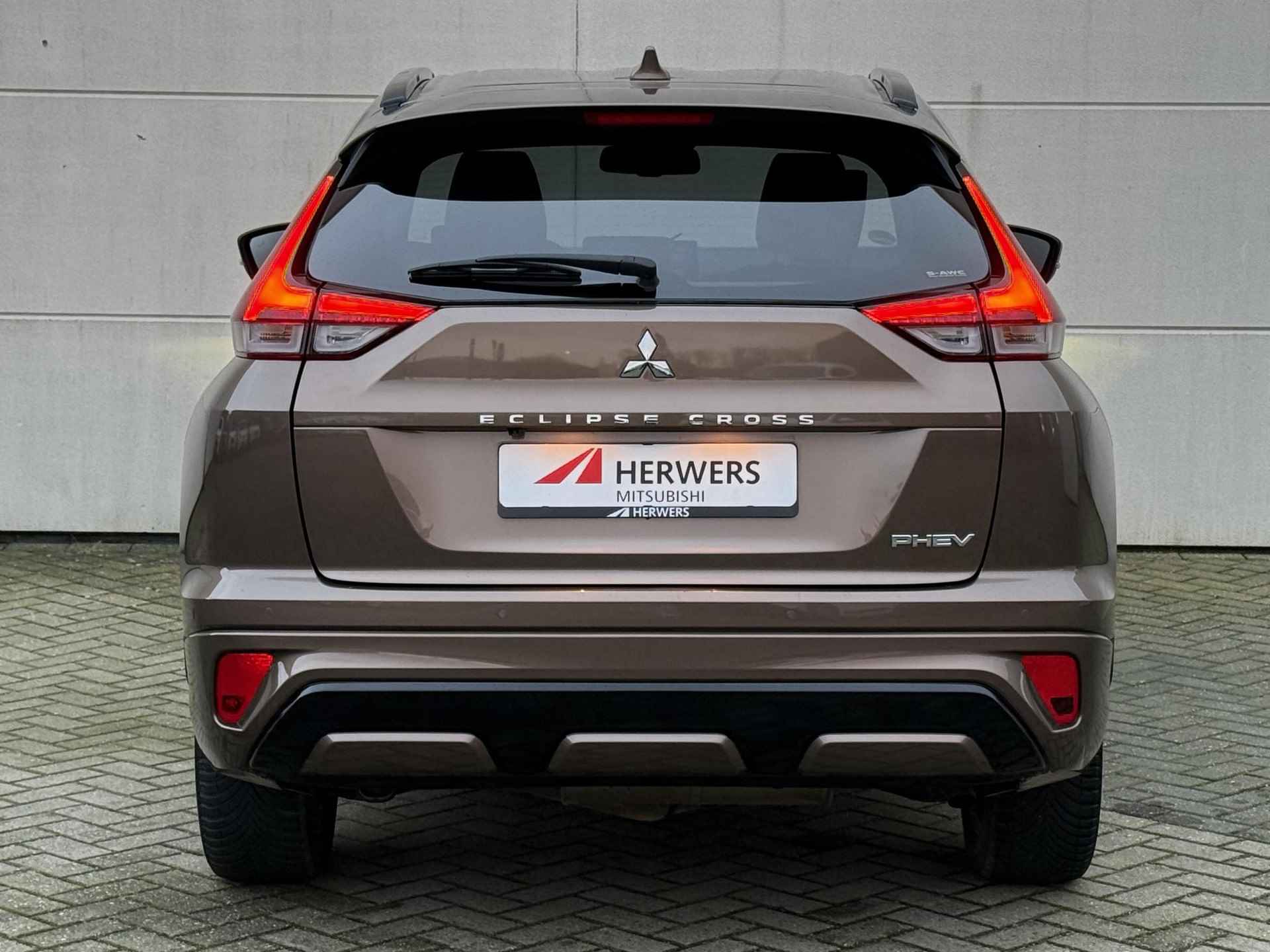 Mitsubishi Eclipse Cross 2.4 PHEV Business Executive / 1500kg Trekgewicht / 360 Camera / Dodehoekdetectie / Apple CarPlay/Android Auto / Stoel/stuurverwarming / Adaptive Cruise Control / - 7/32