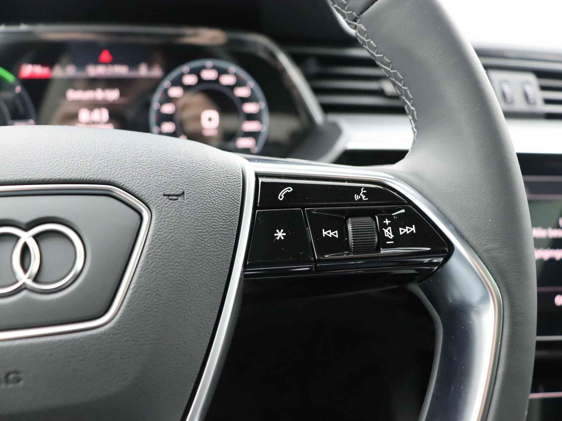 Audi Q8 e-tron 55 quattro Advanced Edition Plus 115 kWh 408 PK | Nieuw | Fabrieksgarantie | Achteruitrijcamera | Matrix koplampen | Stoelverwarming | Audi virtual cockpit plus | Lichtpakket ambient light plus | Optiekpakket zwart plus | Tweede laadaansluiting | Privacy glas | - 10/41