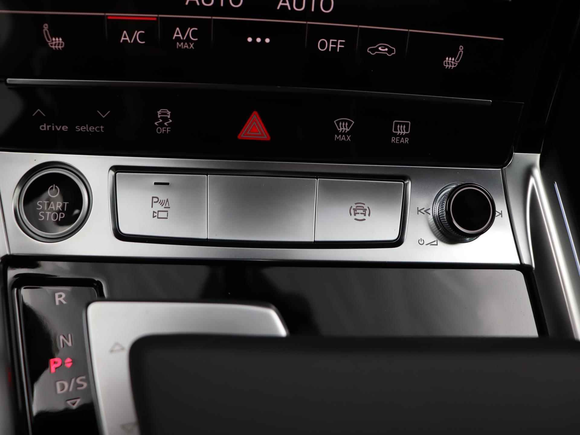 Audi Q8 e-tron 55 quattro Advanced Edition Plus 115 kWh 408 PK | Nieuw | Fabrieksgarantie | Achteruitrijcamera | Matrix koplampen | Stoelverwarming | Audi virtual cockpit plus | Lichtpakket ambient light plus | Optiekpakket zwart plus | Tweede laadaansluiting | Privacy glas | - 13/41