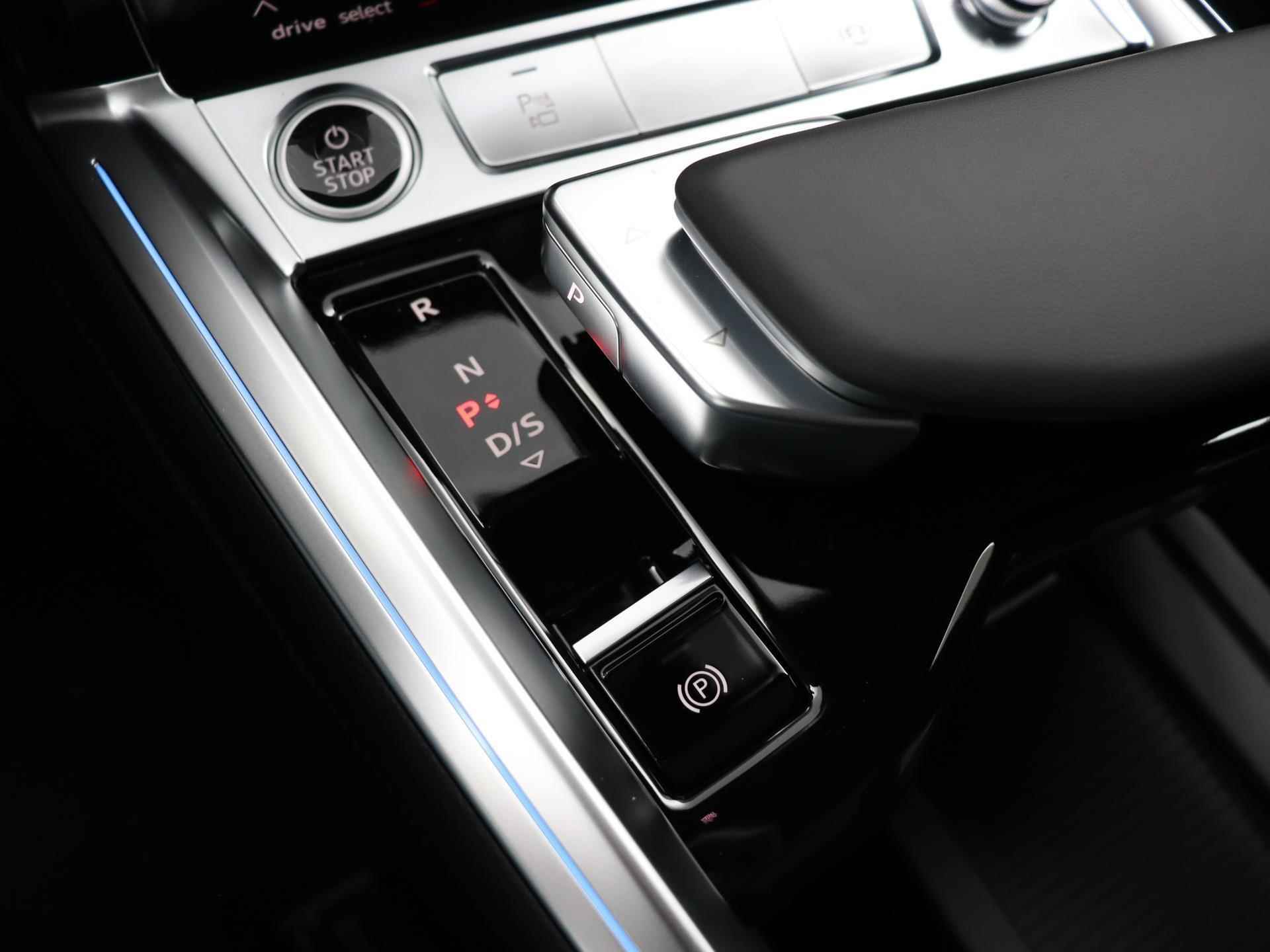 Audi Q8 e-tron 55 quattro Advanced Edition Plus 115 kWh 408 PK | Nieuw | Fabrieksgarantie | Achteruitrijcamera | Matrix koplampen | Stoelverwarming | Audi virtual cockpit plus | Lichtpakket ambient light plus | Optiekpakket zwart plus | Tweede laadaansluiting | Privacy glas | - 21/41