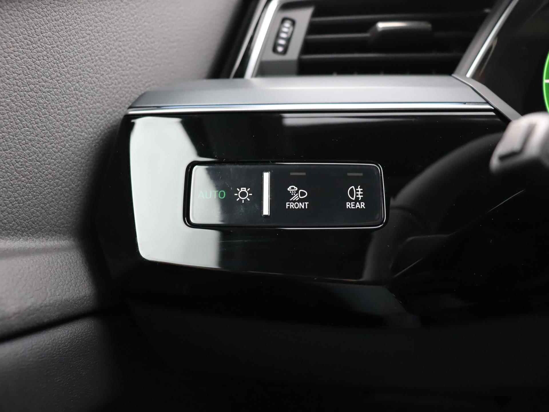 Audi Q8 e-tron 55 quattro Advanced Edition Plus 115 kWh 408 PK | Nieuw | Fabrieksgarantie | Achteruitrijcamera | Matrix koplampen | Stoelverwarming | Audi virtual cockpit plus | Lichtpakket ambient light plus | Optiekpakket zwart plus | Tweede laadaansluiting | Privacy glas | - 22/41
