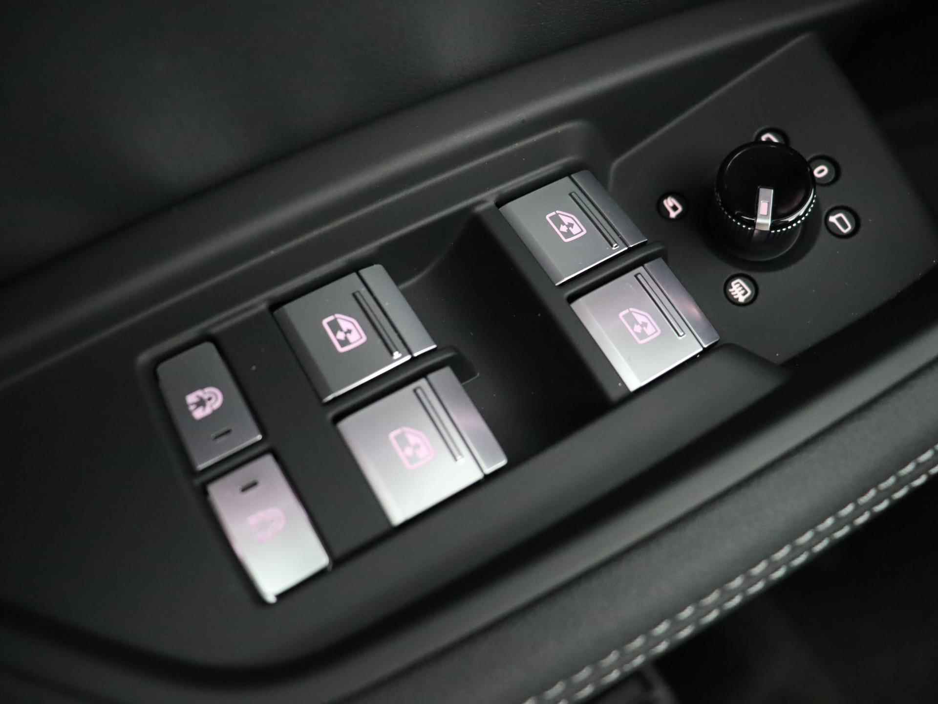 Audi Q8 e-tron 55 quattro Advanced Edition Plus 115 kWh 408 PK | Nieuw | Fabrieksgarantie | Achteruitrijcamera | Matrix koplampen | Stoelverwarming | Audi virtual cockpit plus | Lichtpakket ambient light plus | Optiekpakket zwart plus | Tweede laadaansluiting | Privacy glas | - 23/41