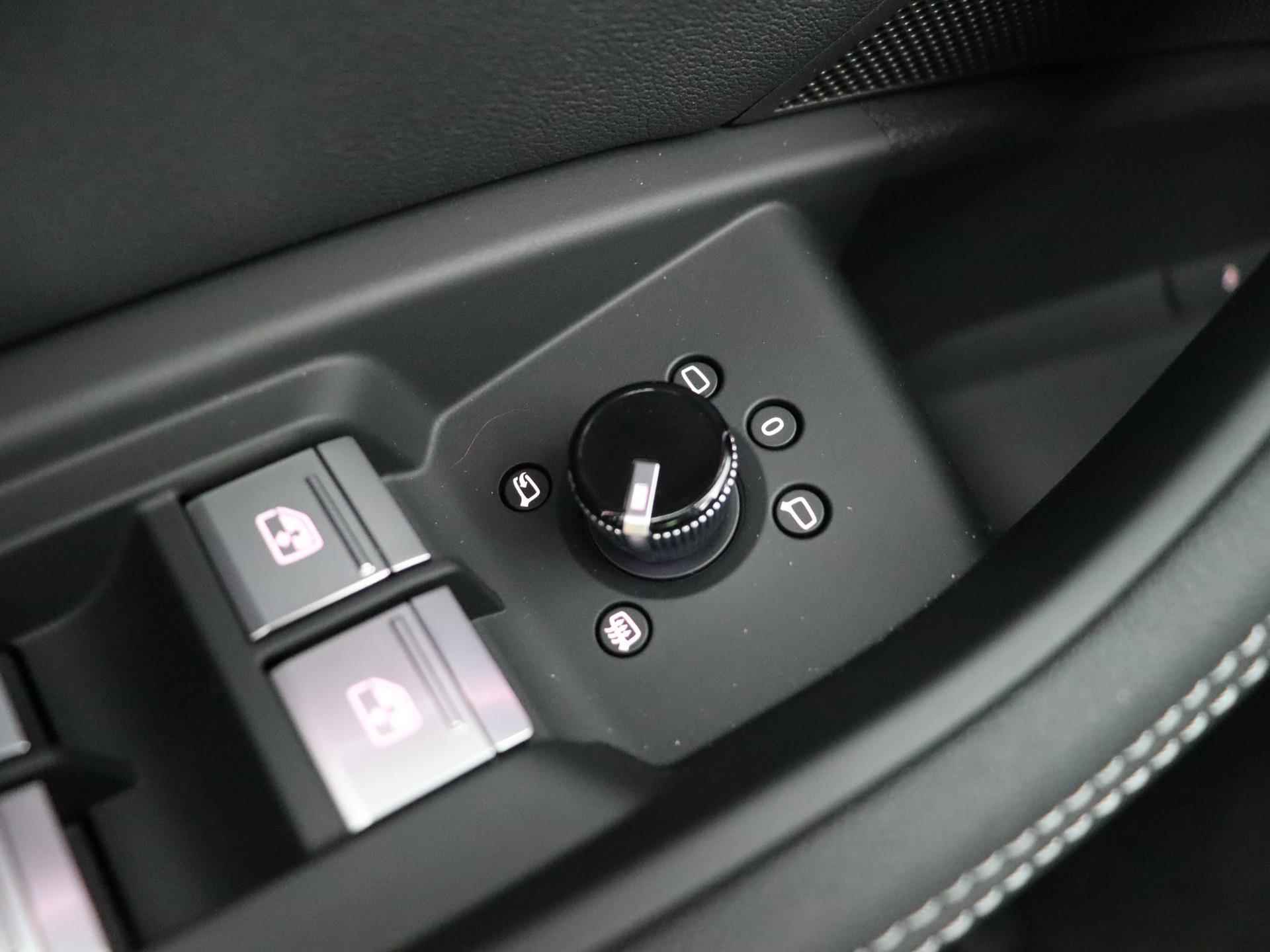 Audi Q8 e-tron 55 quattro Advanced Edition Plus 115 kWh 408 PK | Nieuw | Fabrieksgarantie | Achteruitrijcamera | Matrix koplampen | Stoelverwarming | Audi virtual cockpit plus | Lichtpakket ambient light plus | Optiekpakket zwart plus | Tweede laadaansluiting | Privacy glas | - 24/41