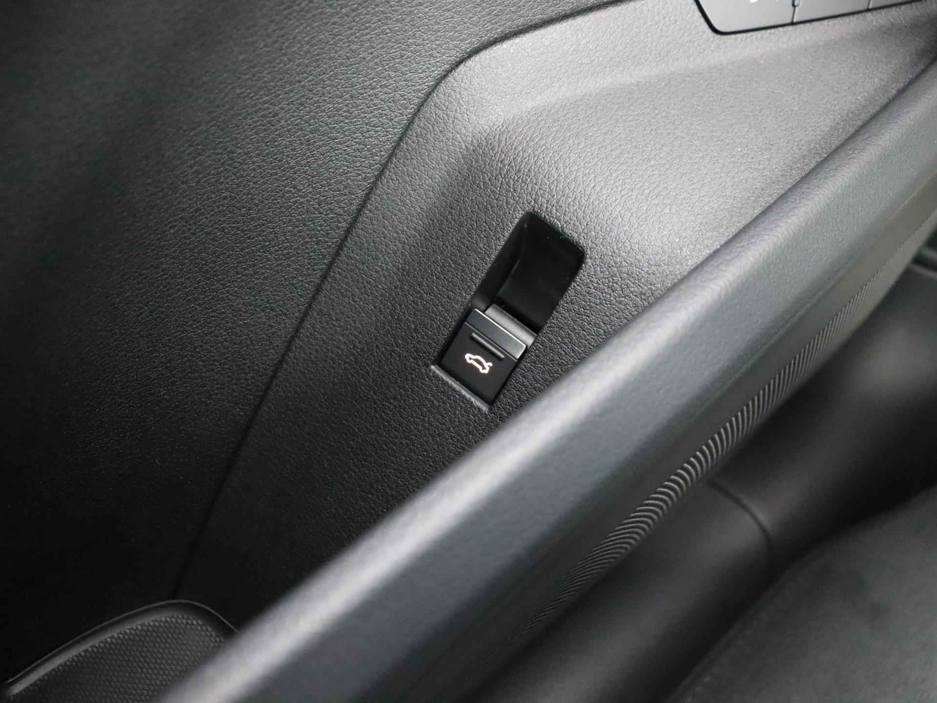 Audi Q8 e-tron 55 quattro Advanced Edition Plus 115 kWh 408 PK | Nieuw | Fabrieksgarantie | Achteruitrijcamera | Matrix koplampen | Stoelverwarming | Audi virtual cockpit plus | Lichtpakket ambient light plus | Optiekpakket zwart plus | Tweede laadaansluiting | Privacy glas | - 30/41
