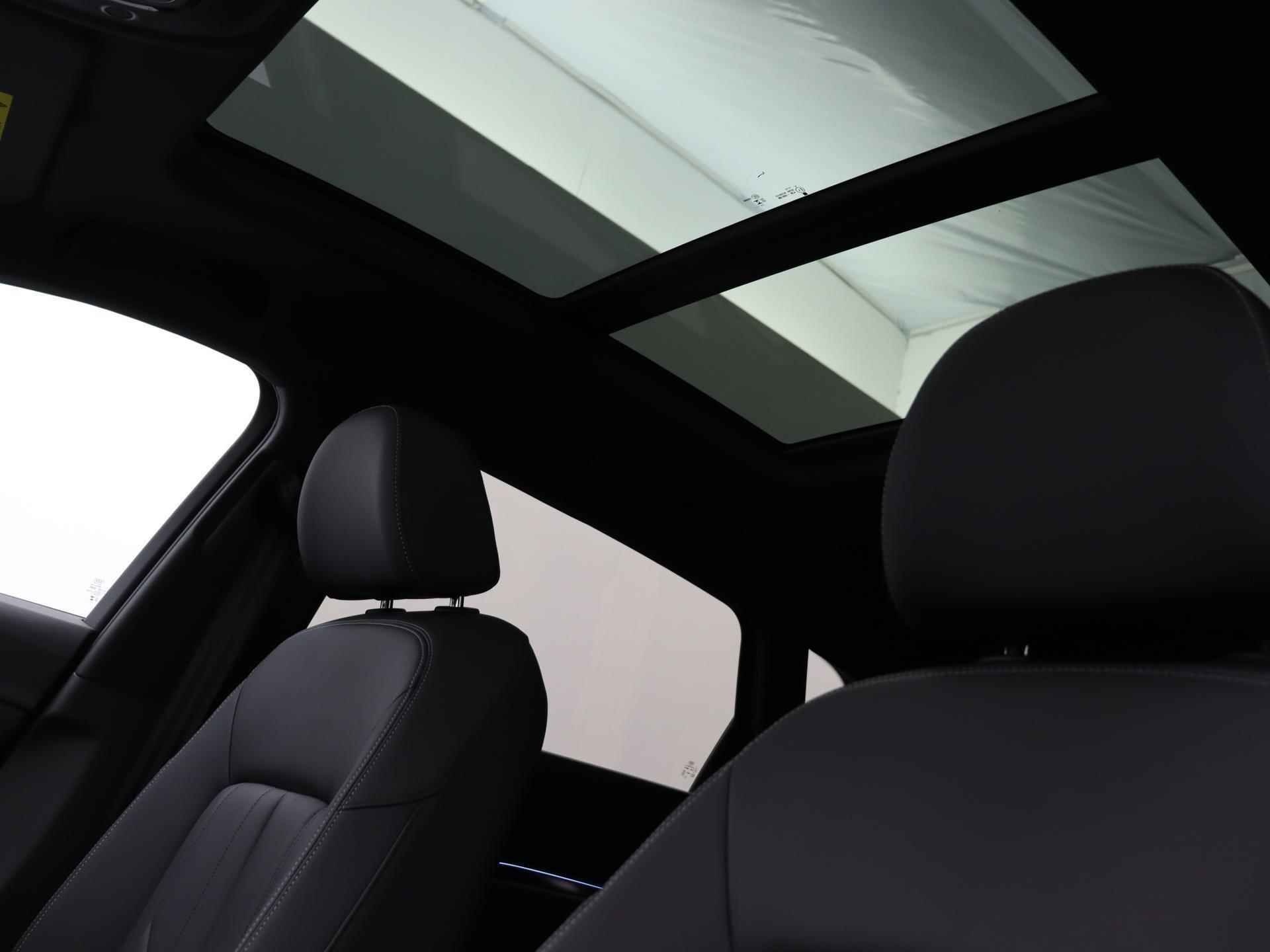 Audi Q8 e-tron 55 quattro Advanced Edition Plus 115 kWh 408 PK | Nieuw | Fabrieksgarantie | Achteruitrijcamera | Matrix koplampen | Stoelverwarming | Audi virtual cockpit plus | Lichtpakket ambient light plus | Optiekpakket zwart plus | Tweede laadaansluiting | Privacy glas | - 33/41