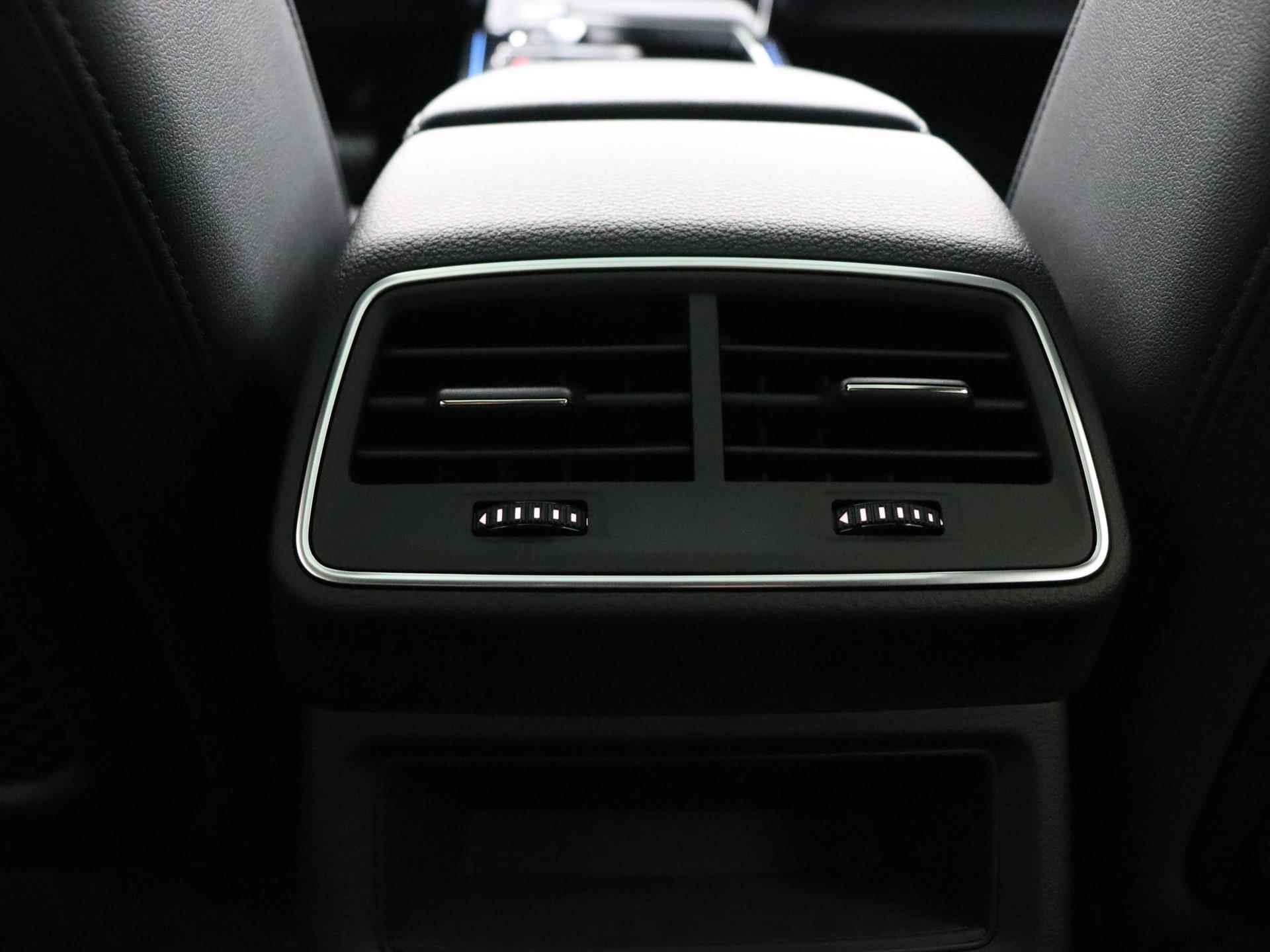 Audi Q8 e-tron 55 quattro Advanced Edition Plus 115 kWh 408 PK | Nieuw | Fabrieksgarantie | Achteruitrijcamera | Matrix koplampen | Stoelverwarming | Audi virtual cockpit plus | Lichtpakket ambient light plus | Optiekpakket zwart plus | Tweede laadaansluiting | Privacy glas | - 35/41