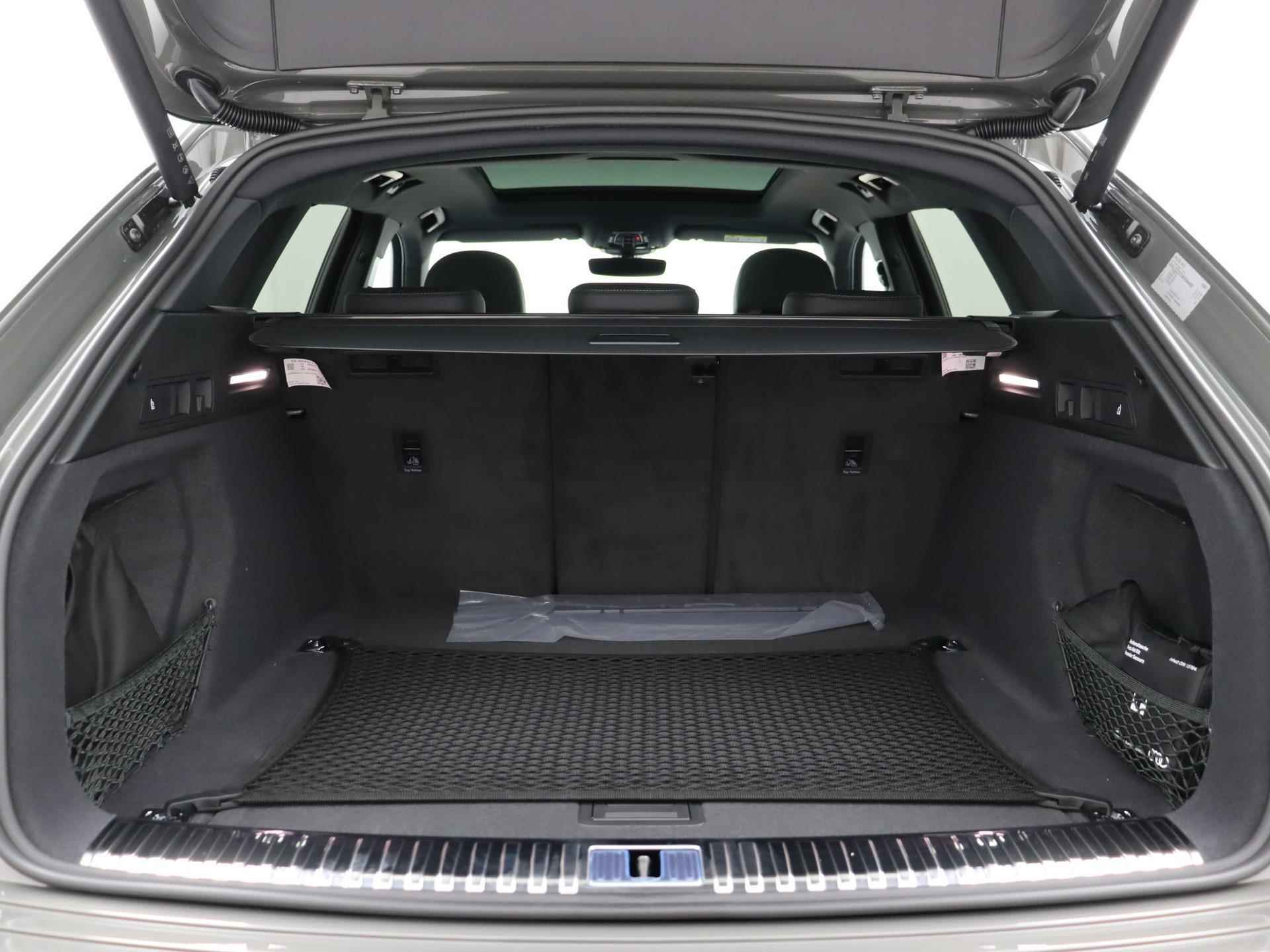 Audi Q8 e-tron 55 quattro Advanced Edition Plus 115 kWh 408 PK | Nieuw | Fabrieksgarantie | Achteruitrijcamera | Matrix koplampen | Stoelverwarming | Audi virtual cockpit plus | Lichtpakket ambient light plus | Optiekpakket zwart plus | Tweede laadaansluiting | Privacy glas | - 37/41