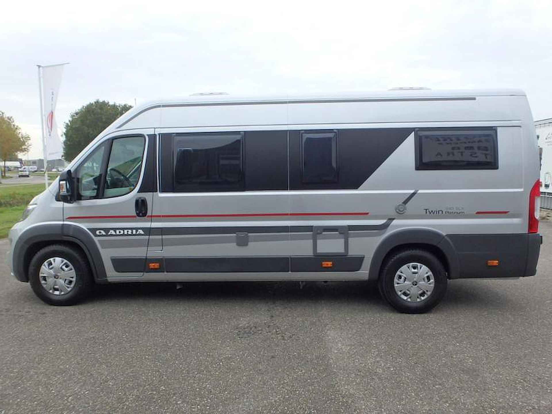 Adria Twin 640 SLX  PLATINUM - 6/25