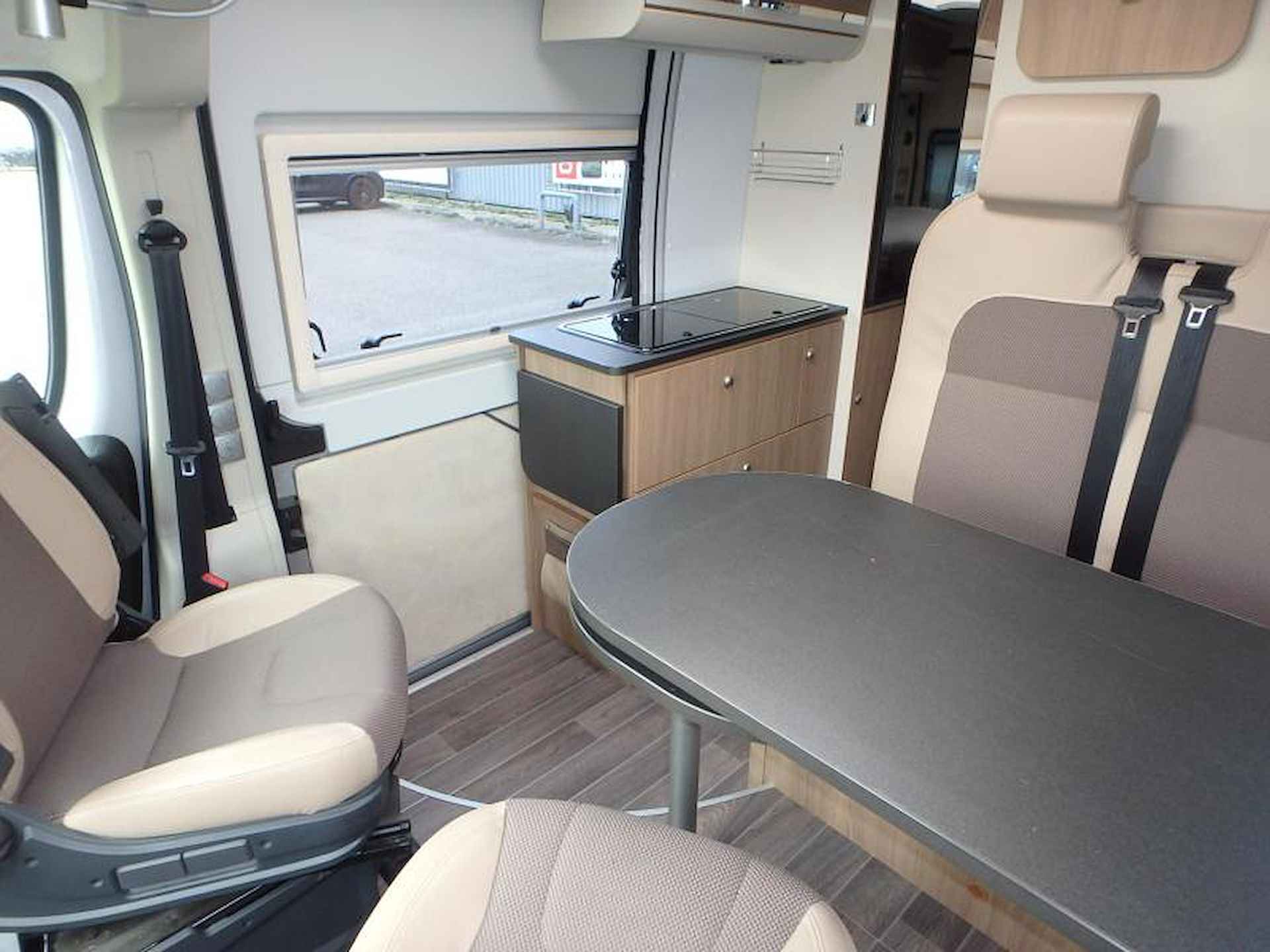 Adria Twin 640 SLX  PLATINUM - 13/25