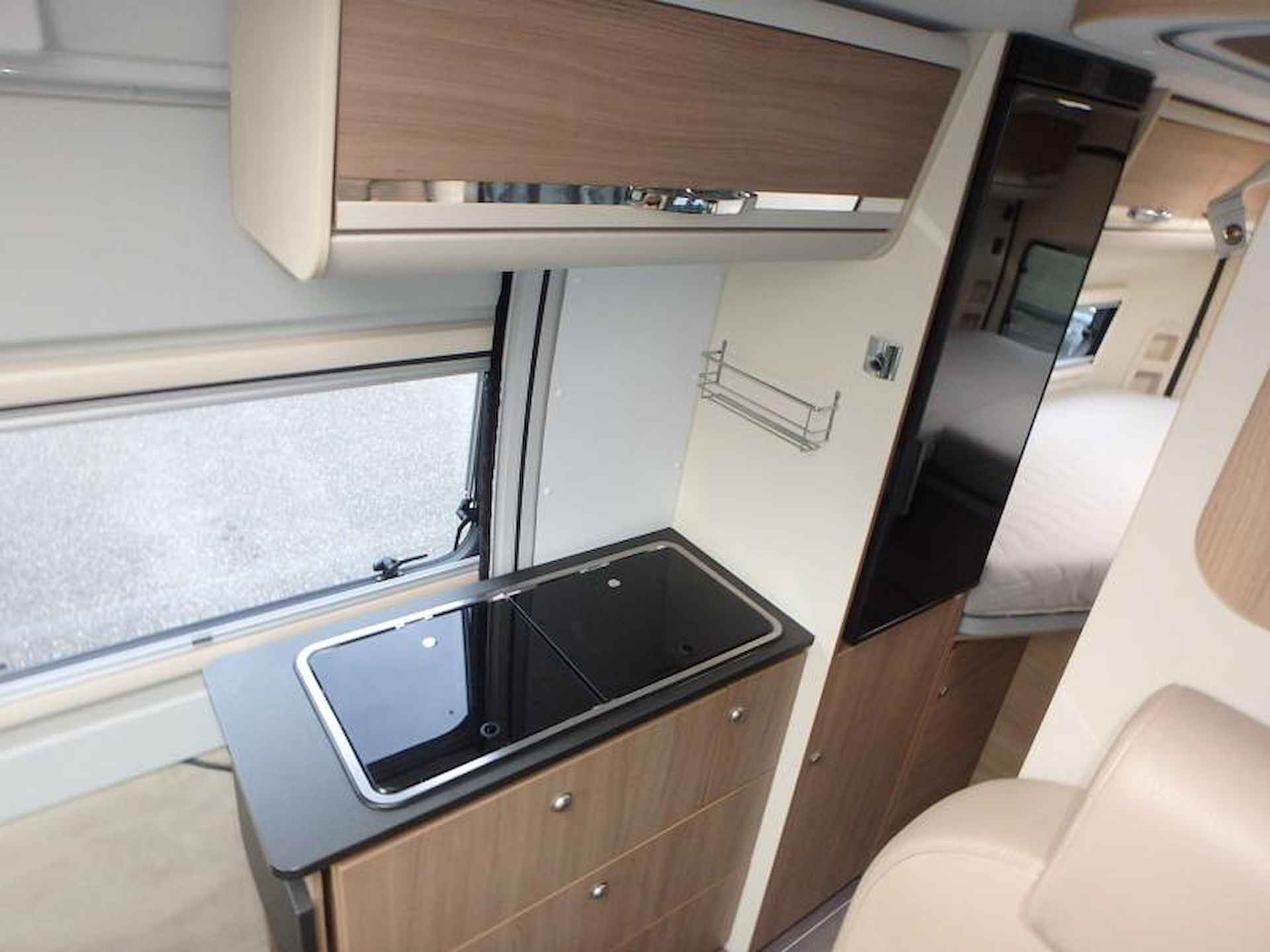 Adria Twin 640 SLX  PLATINUM - 18/25