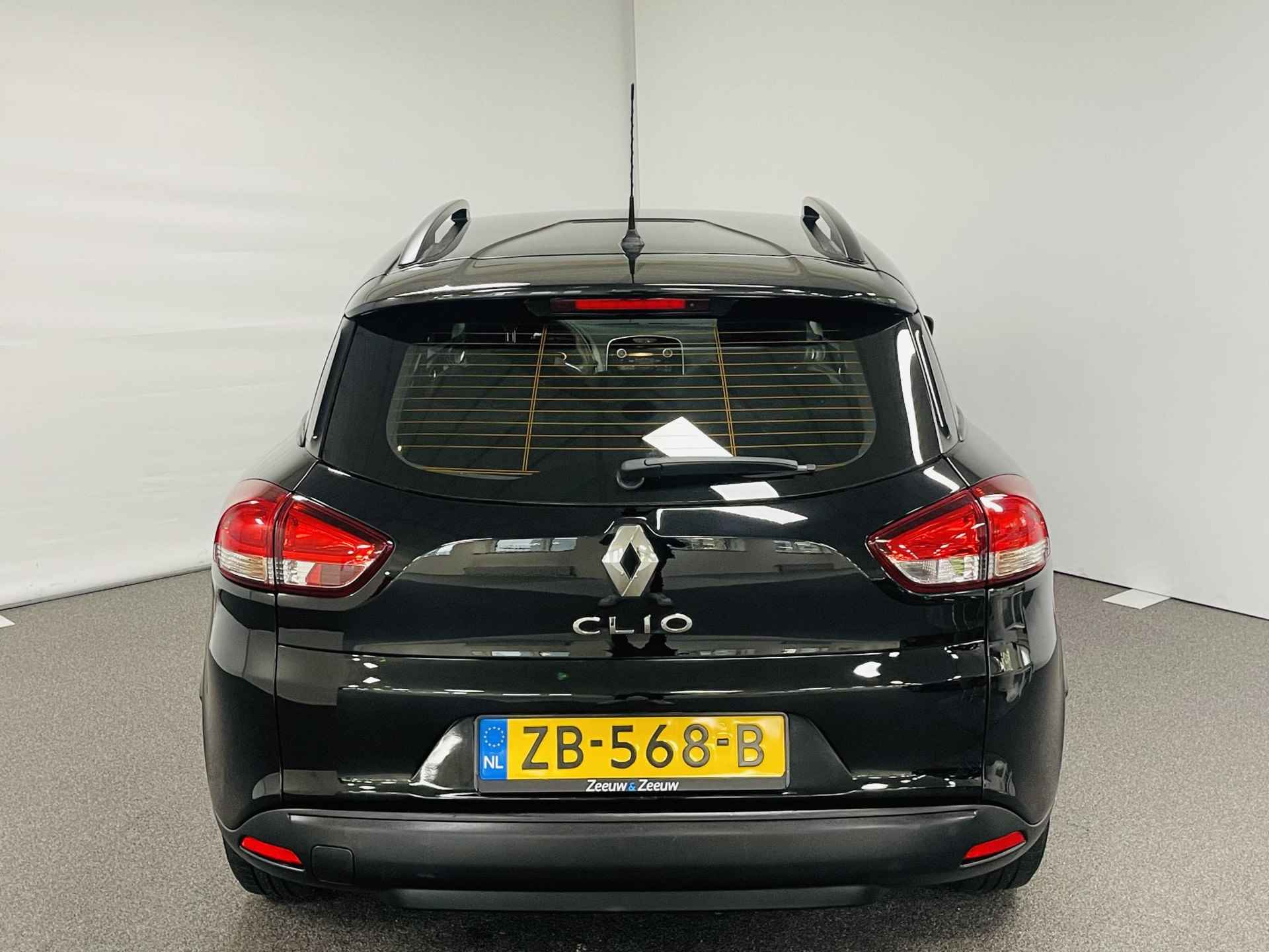 Renault Clio Estate 0.9 TCe Life Airco cruise controle Bluetooth 5 deurs dealer onderhouden zeer mooie auto met weinig km - 4/18