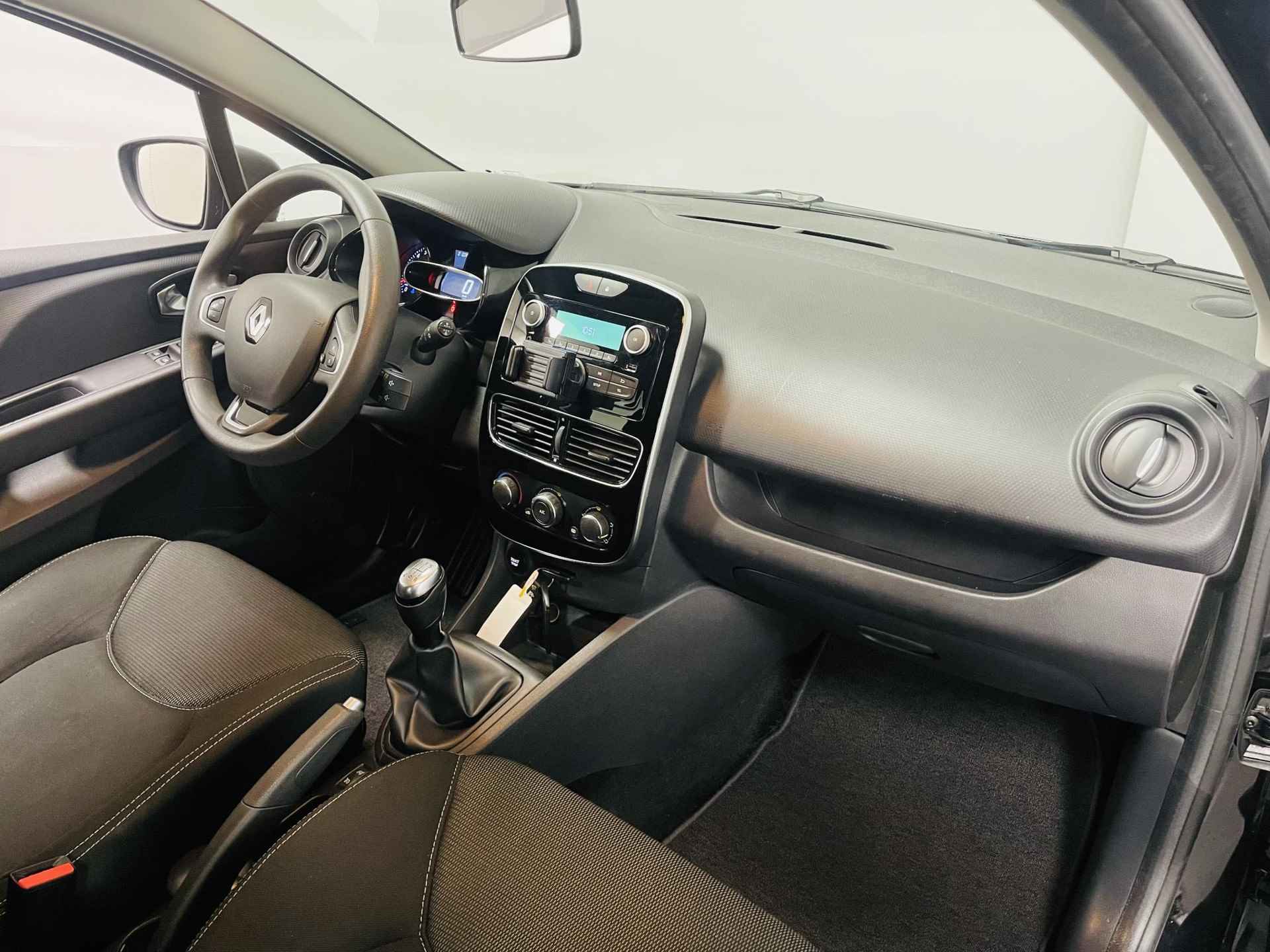 Renault Clio Estate 0.9 TCe Life Airco cruise controle Bluetooth 5 deurs dealer onderhouden zeer mooie auto met weinig km - 6/18