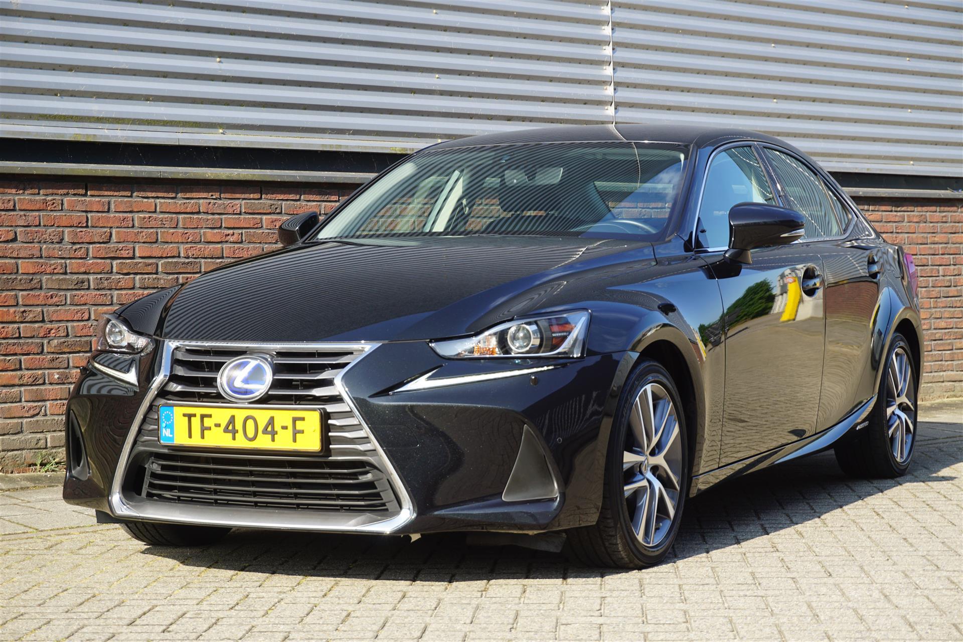 Lexus IS 300h Hybrid Dealer-onderhouden|Premium-Navigatie|Stoelverwarming|Business Line bij viaBOVAG.nl