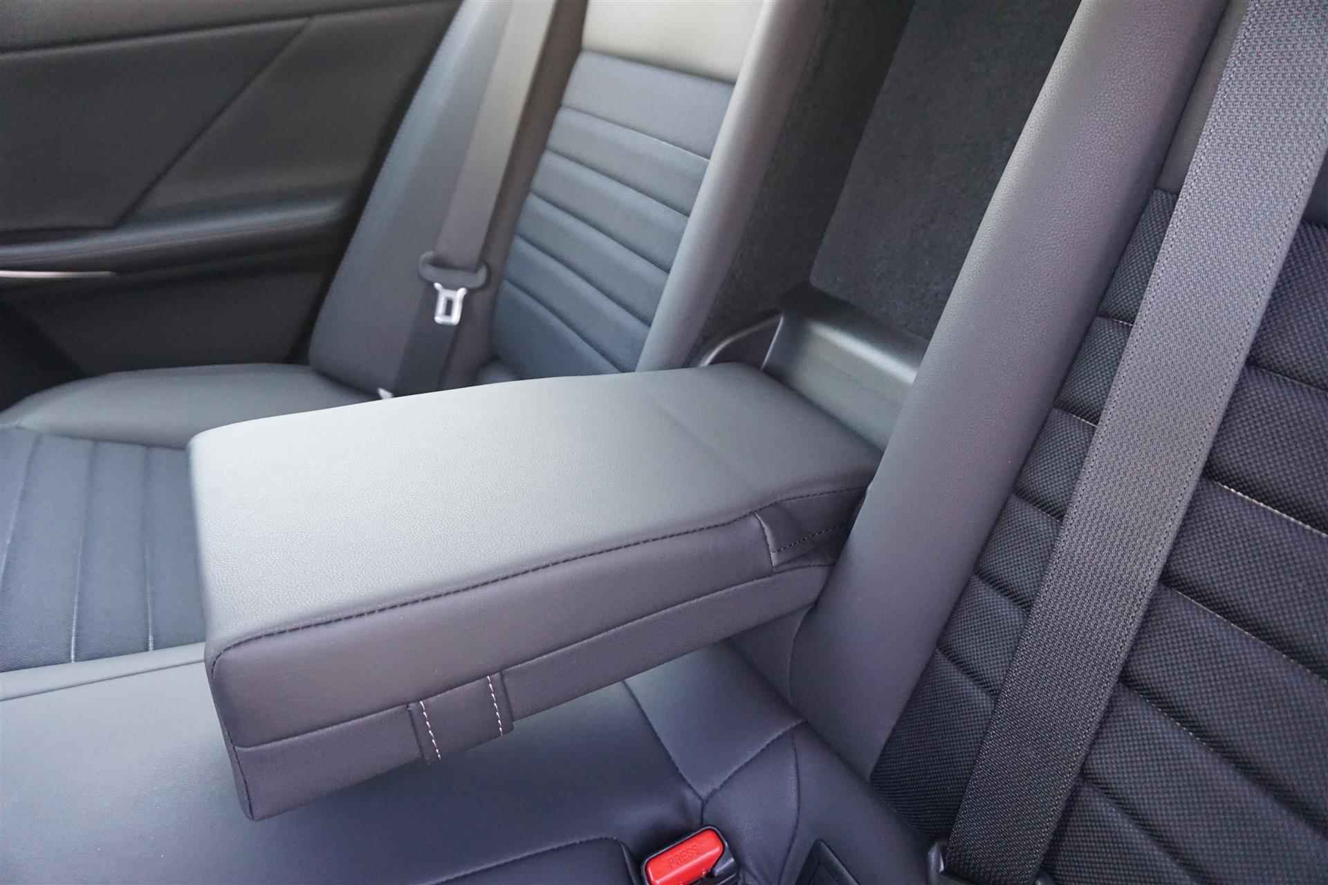 Lexus IS 300h Hybrid Dealer-onderhouden|Premium-Navigatie|Stoelverwarming|Business Line - 32/41