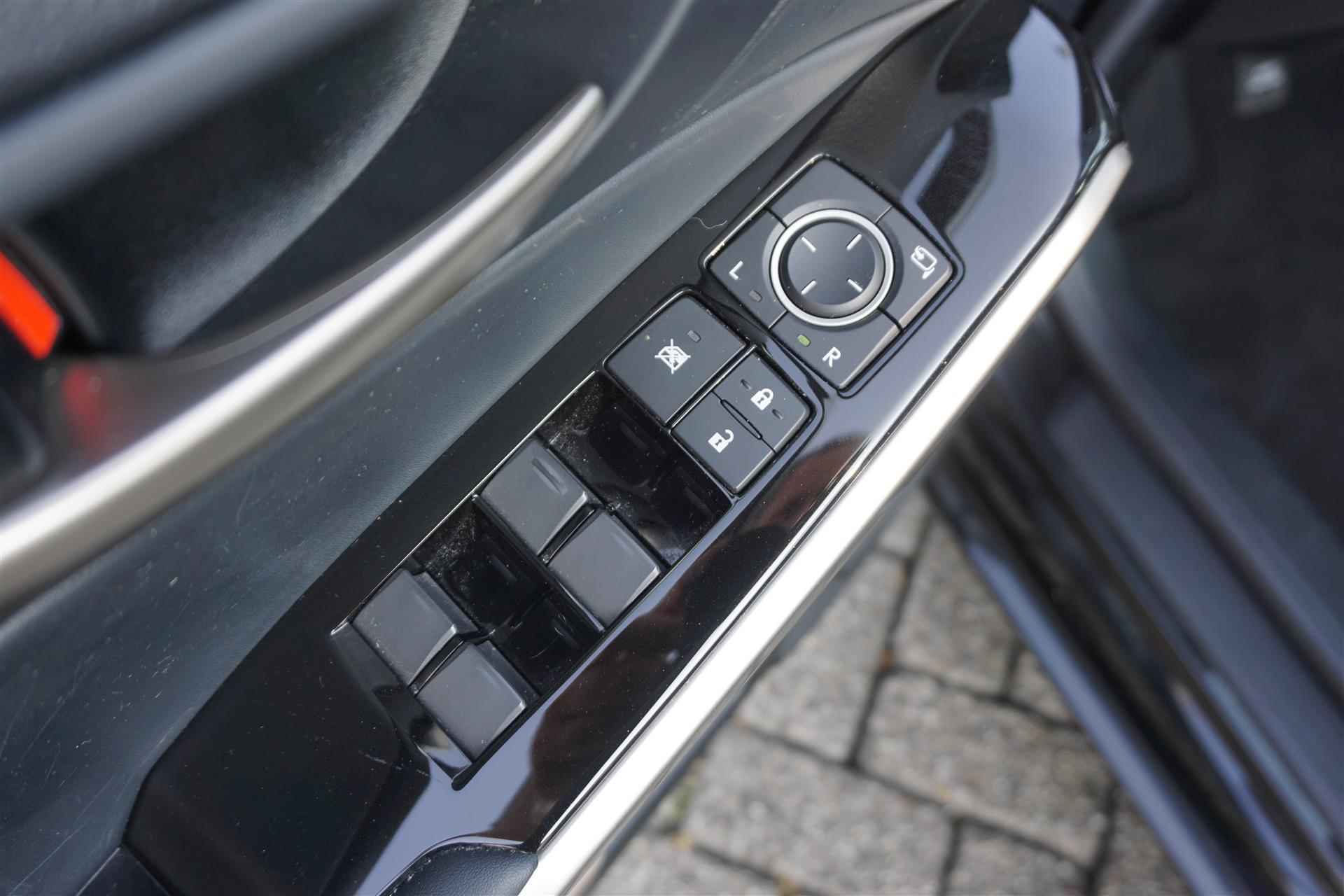 Lexus IS 300h Hybrid Dealer-onderhouden|Premium-Navigatie|Stoelverwarming|Business Line - 34/41