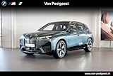 BMW iX xDrive40 Business Edition Plus 77 kWh | Sky Lounge | Stoelverwarming/ventilatie | Harman Kardon | Soft Close |