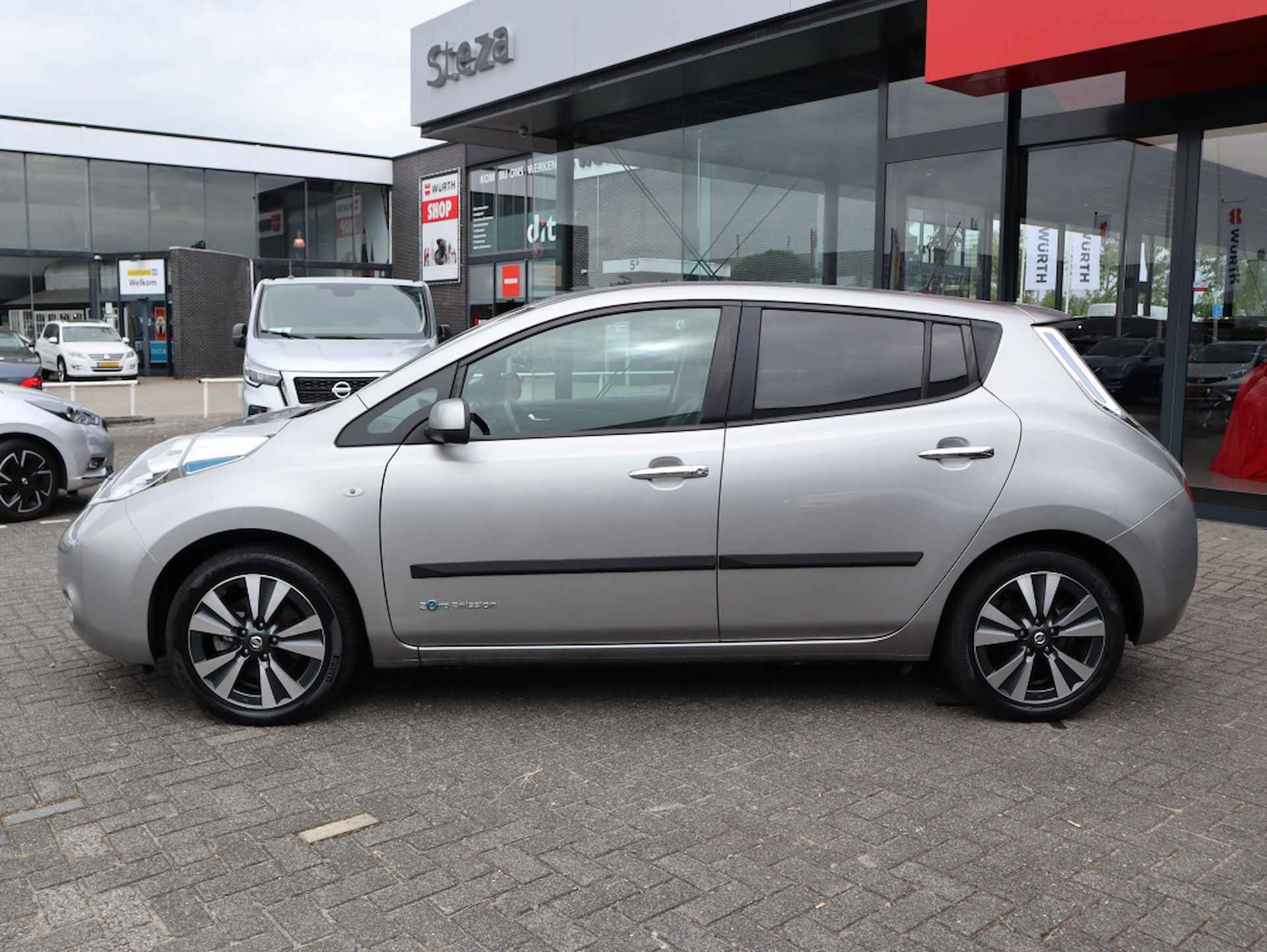 Nissan LEAF Tekna 30 kWh / Bose Audio / Stoelverwarming - 2/32