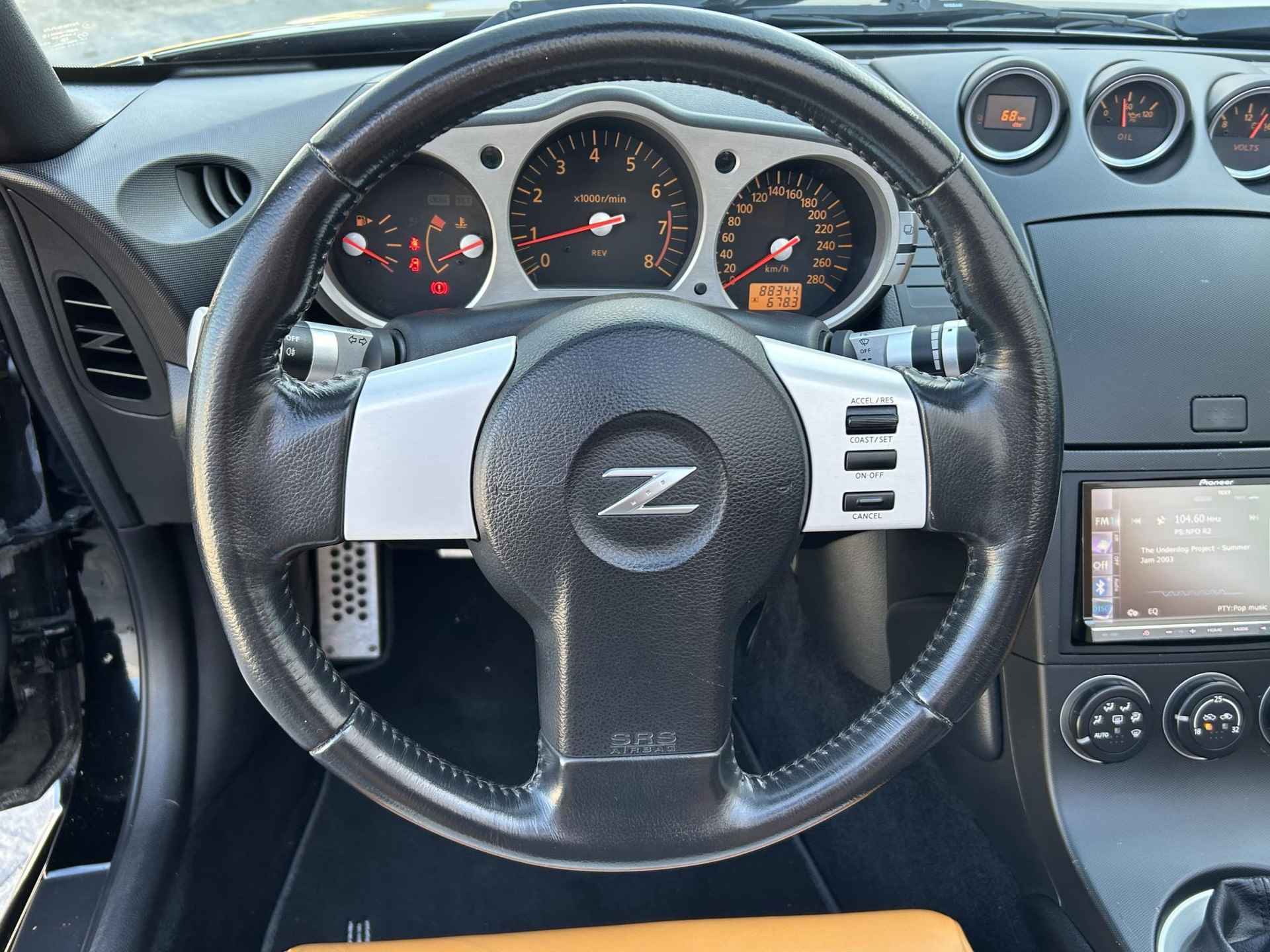 Nissan 350Z Roadster 3.5 V6 / CABRIO / AIRCO / ACHTERUITRIJCAMERA / BREMBO REMMEN / CRUISE CONTROL / 280PK - 33/40