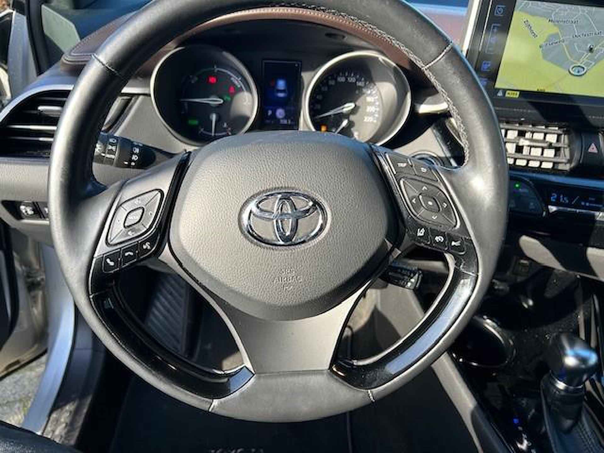 Toyota C-HR 1.8 Hybrid First Edition JBL, trekhaak, NAVI, Leren bekleding - 12/16