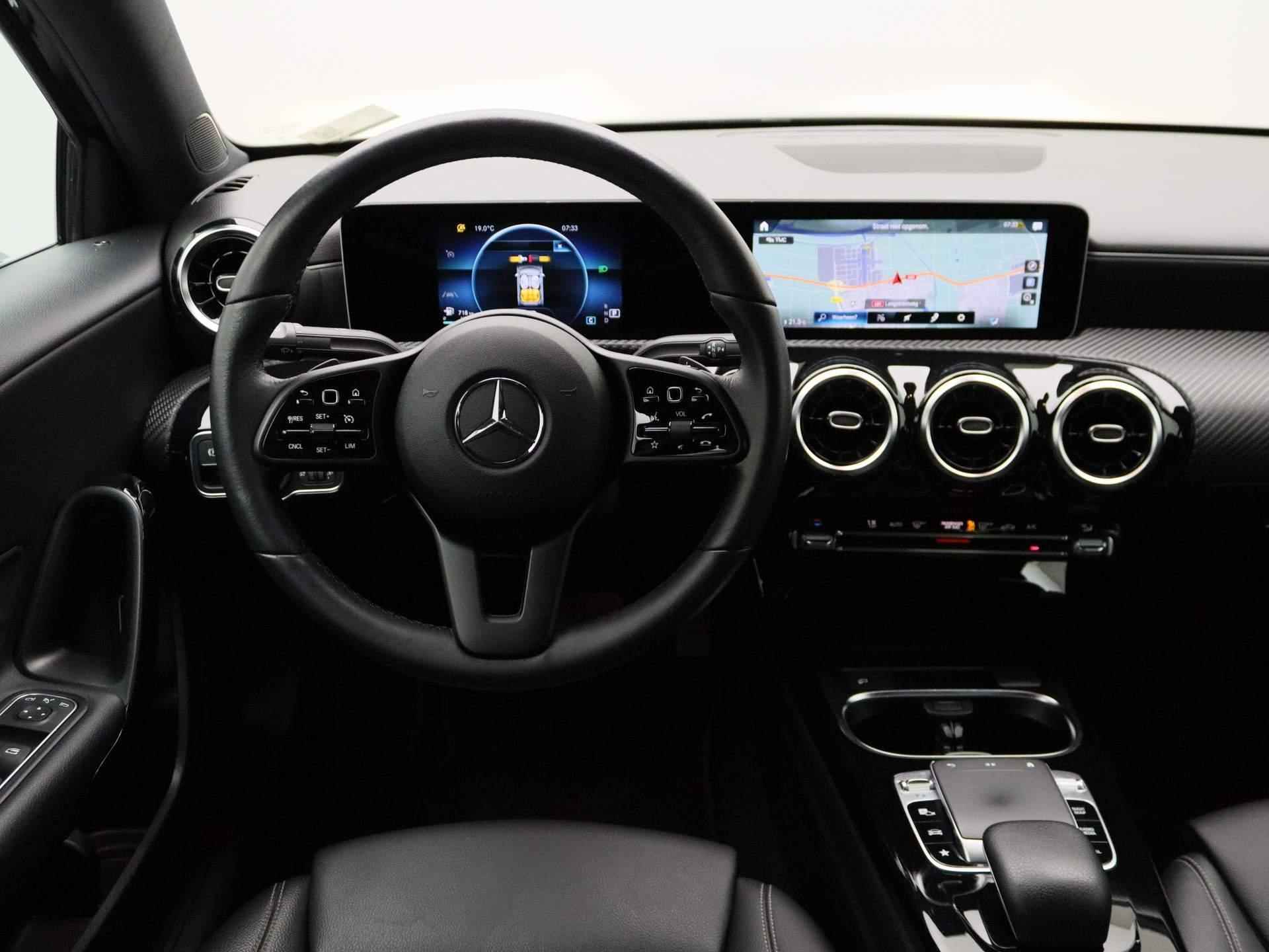 Mercedes-Benz A-klasse 180 d Business Solution | Automaat | Connected services | Navigatiesysteem full map | Rijstrooksensor met correctie | Cruise control | Achteruitrijcamera | 12 Maanden BOVAG Garantie | - 7/35