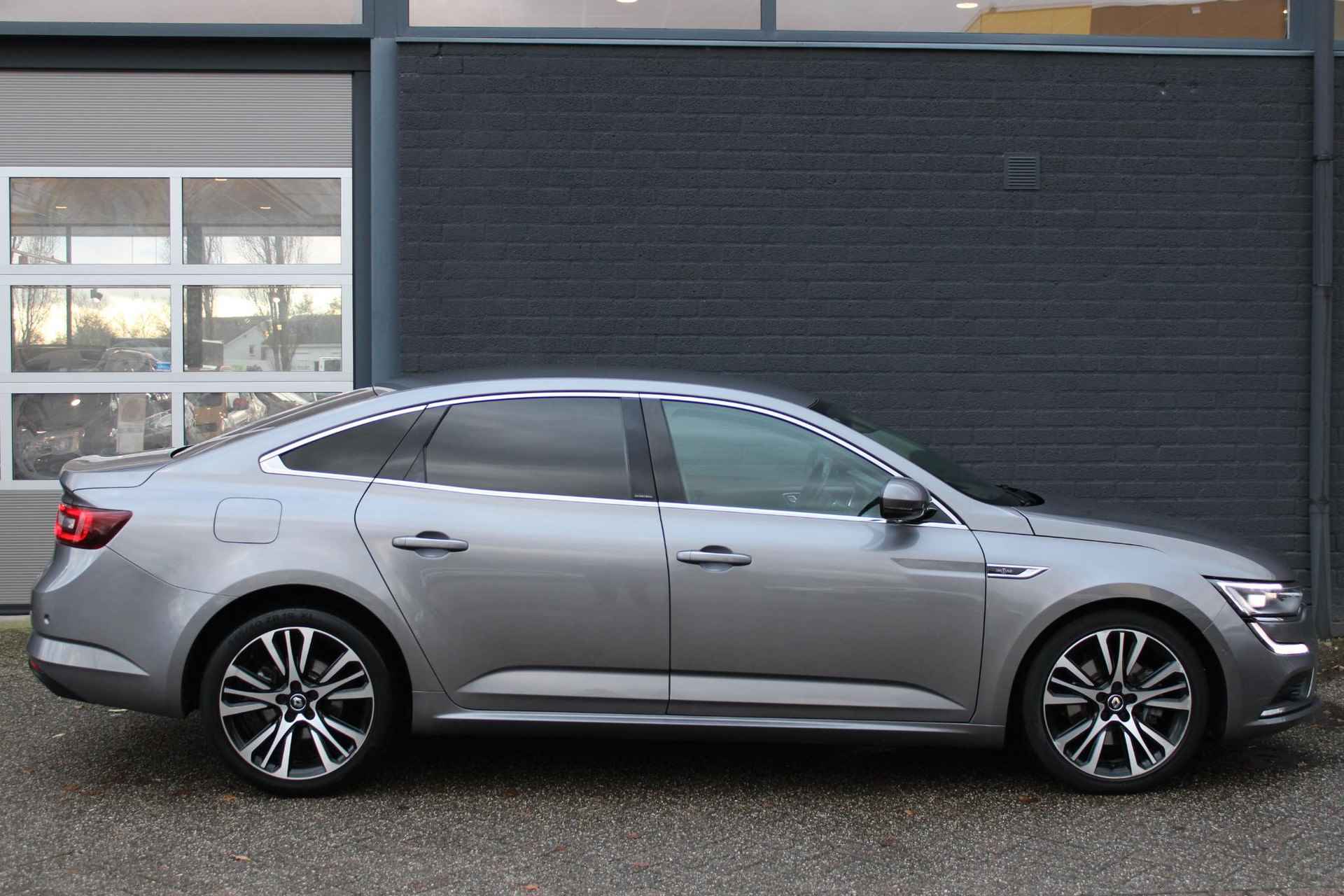 Renault Talisman 1.6 TCe 200 PK Initiale Paris Automaat | Navigatie | Camera | Adaptieve Cruise Control | Lederen Bekleding | Stoelverwarming | Bose-Geluidssysteem | LM-velgen | Parkeersensoren - 3/32