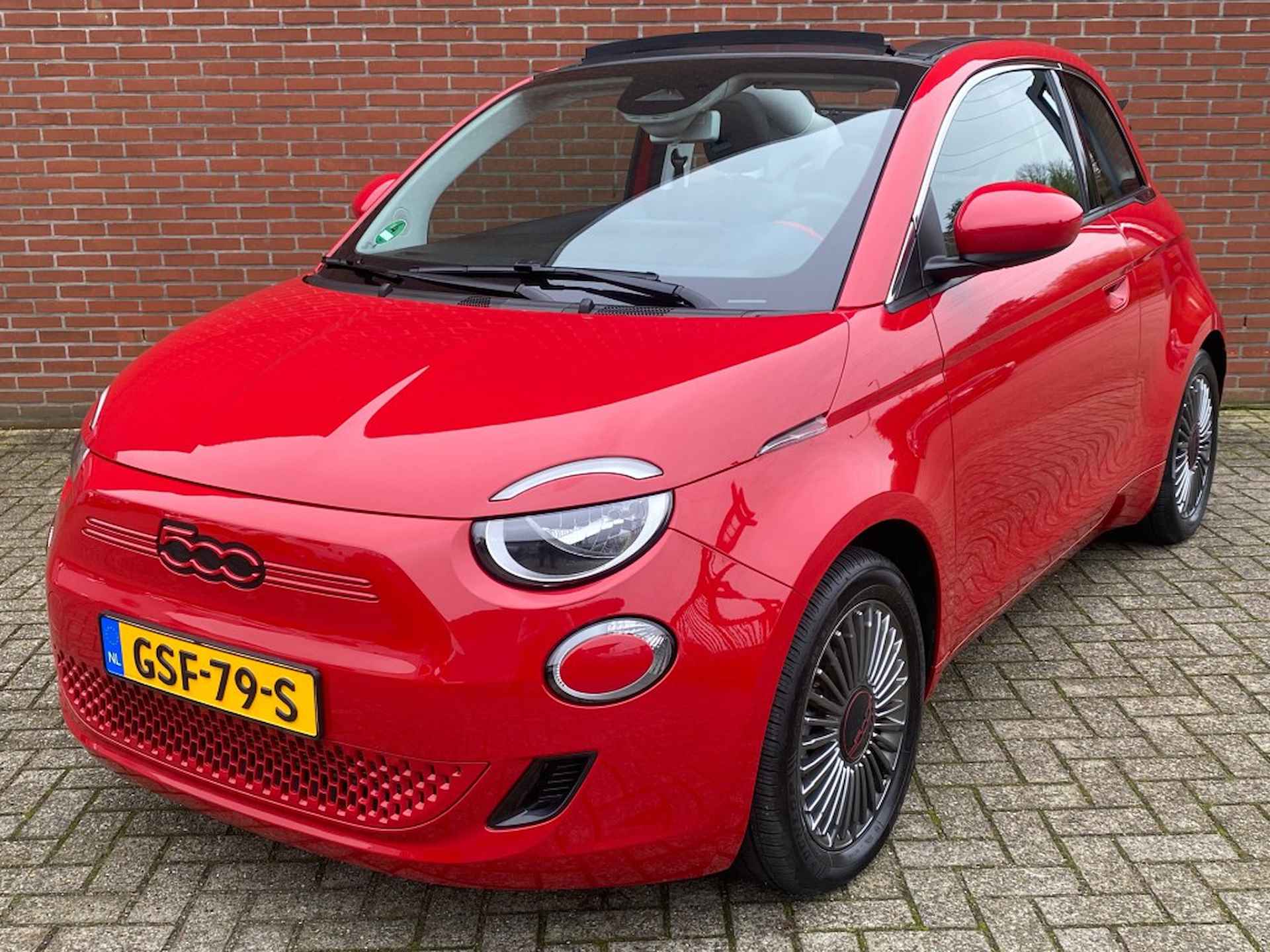 FIAT 500e CABRIO RED 42 KWH STOELVERWARMING NAV CRUISE CARPLAY DAB LMV - 2/21