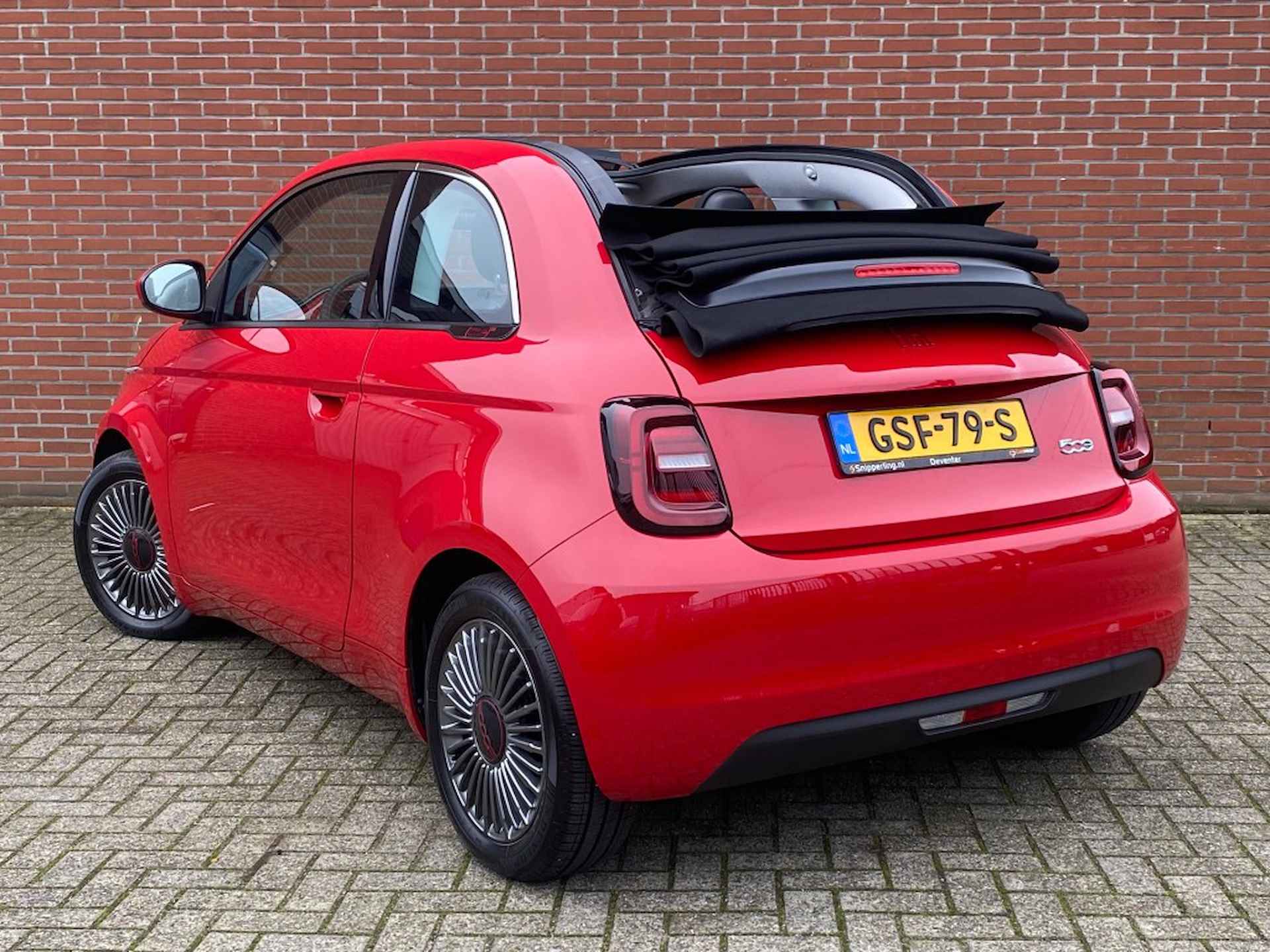 FIAT 500e CABRIO RED 42 KWH STOELVERWARMING NAV CRUISE CARPLAY DAB LMV - 4/21