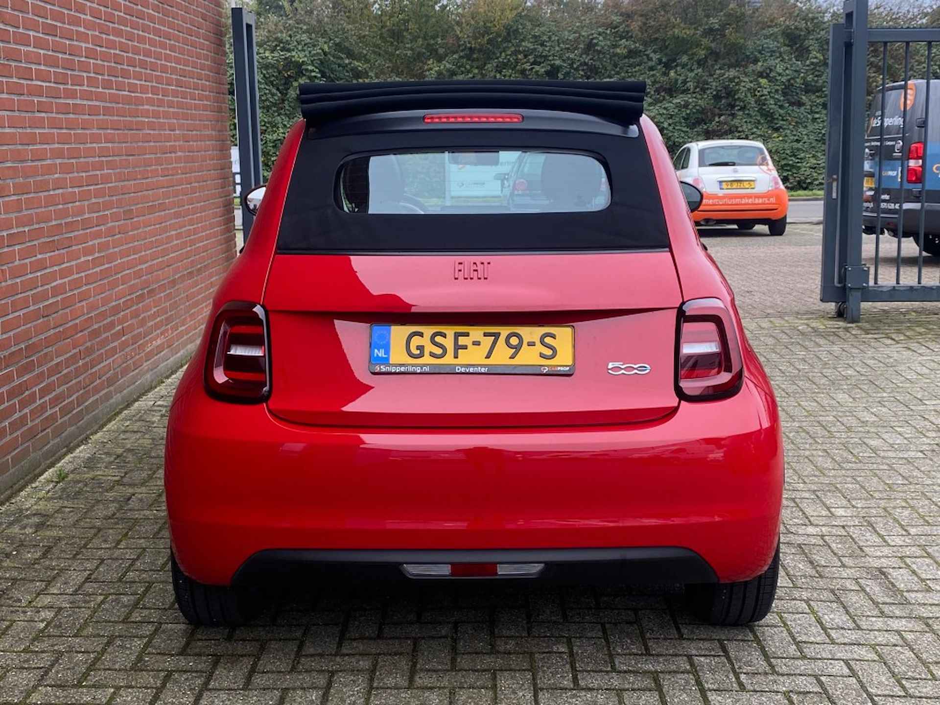 FIAT 500e CABRIO RED 42 KWH STOELVERWARMING NAV CRUISE CARPLAY DAB LMV - 16/21