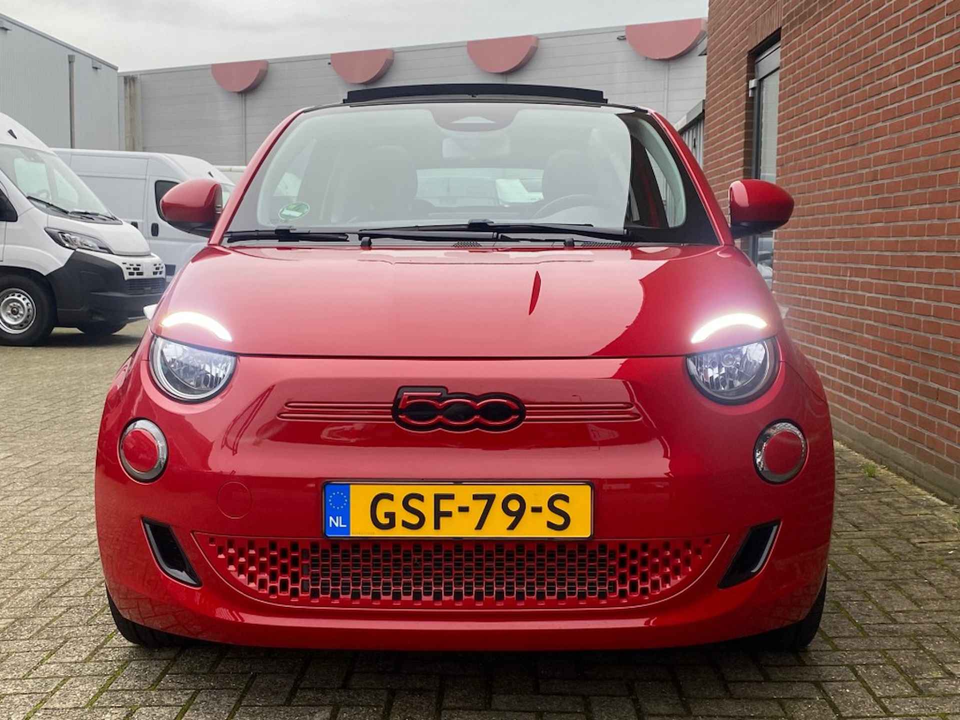 FIAT 500e CABRIO RED 42 KWH STOELVERWARMING NAV CRUISE CARPLAY DAB LMV - 21/21