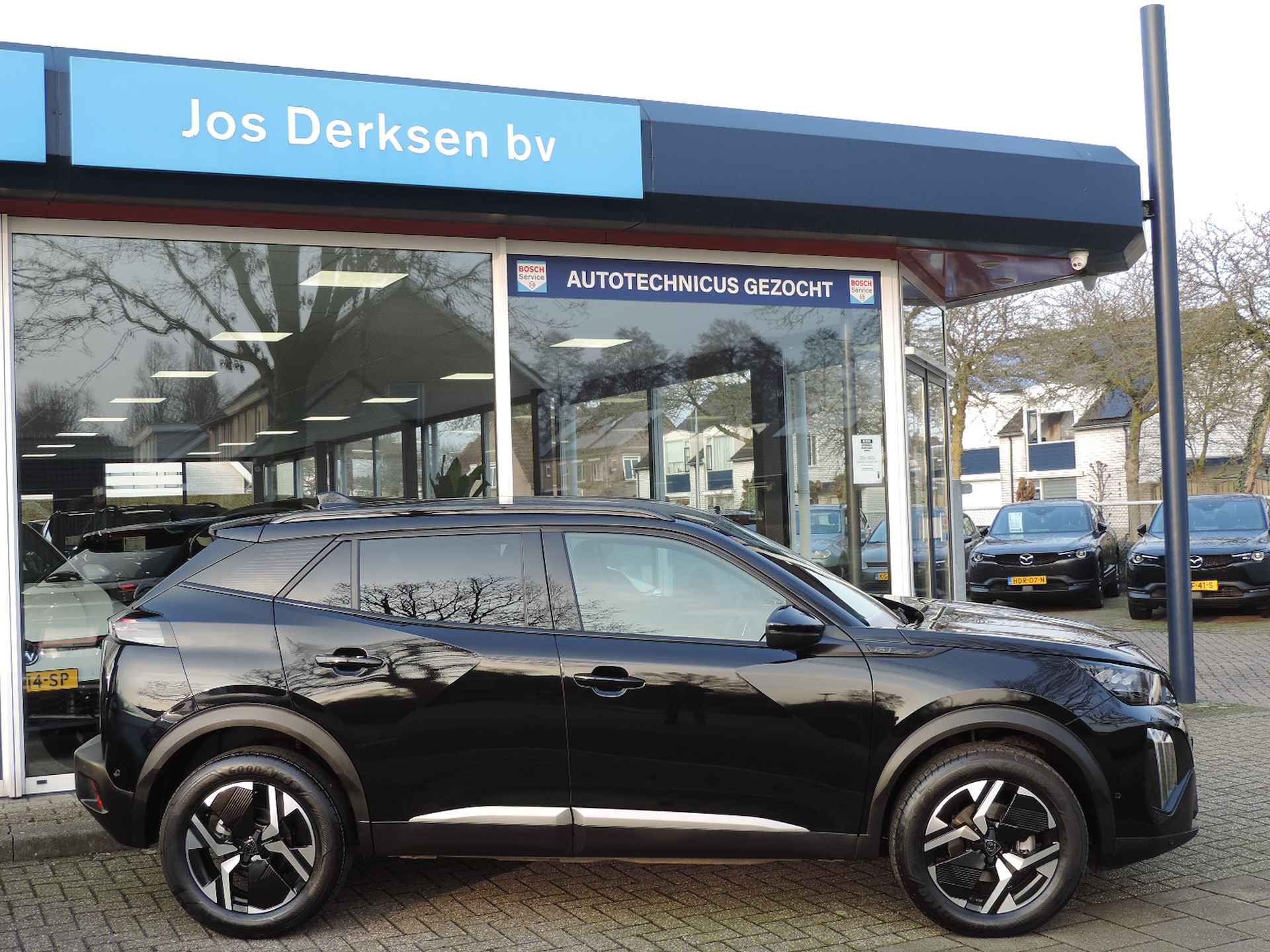 Peugeot 2008 1.2 PureTech 130PK GT Automaat - ACC | Camers | Massage | CarPlay | Dodehoek | Nav | LED - 3/33