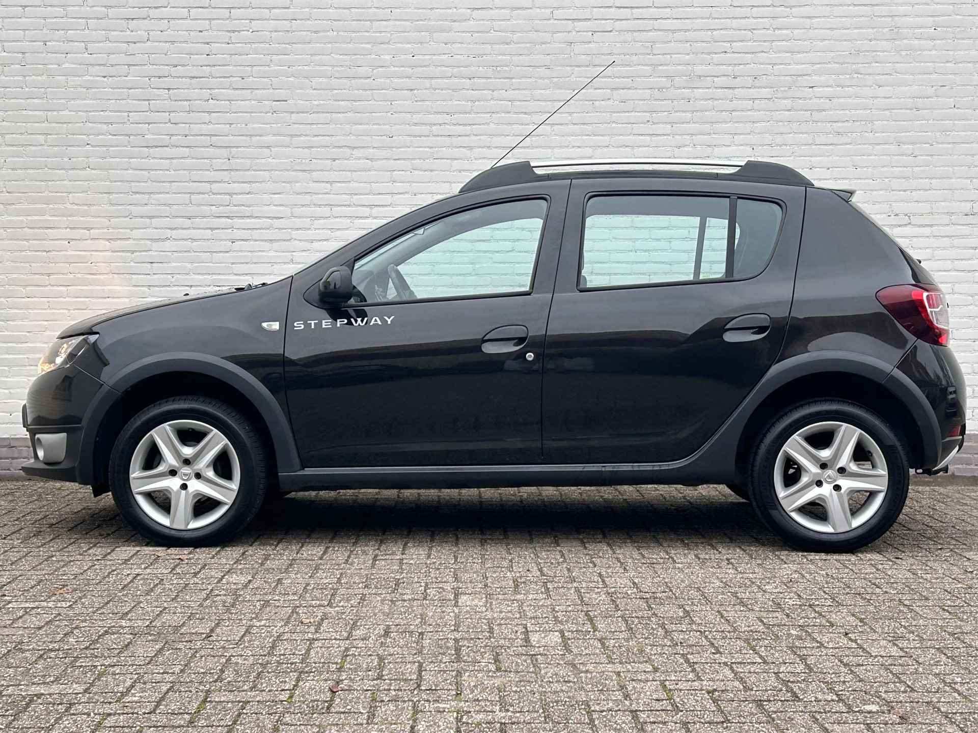 Dacia Sandero 0.9 TCe S&S Stepway Lauréate / Trekhaak / Airco / Bluetooth / Cruise control / Elektrische ramen / Mistlampen / - 11/36