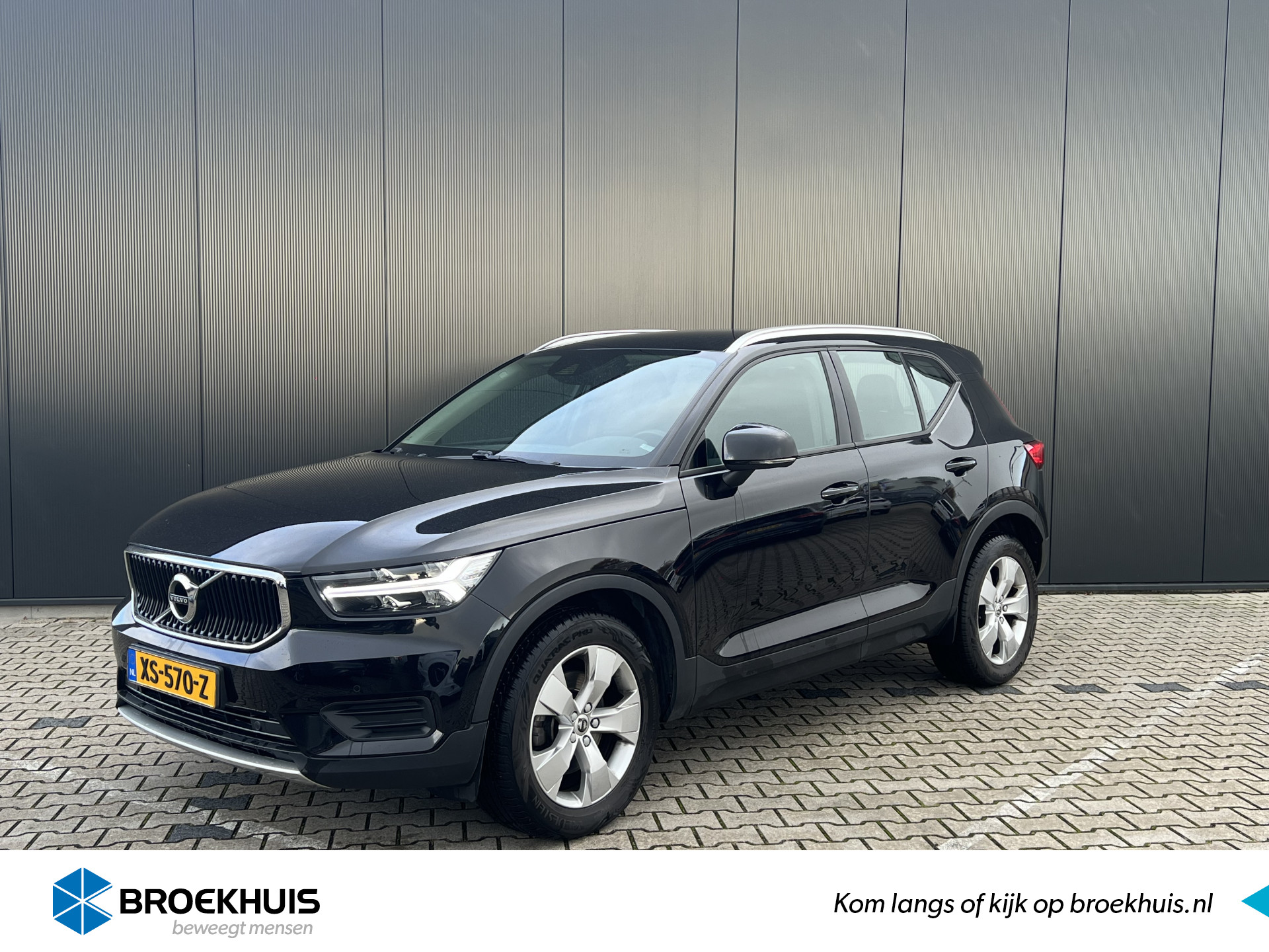 Volvo XC40 2.0 T4 Momentum | Camera | Trekhaak | Cruise Control | 1800kg Trekgewicht | Navigatie | LED Koplampen |