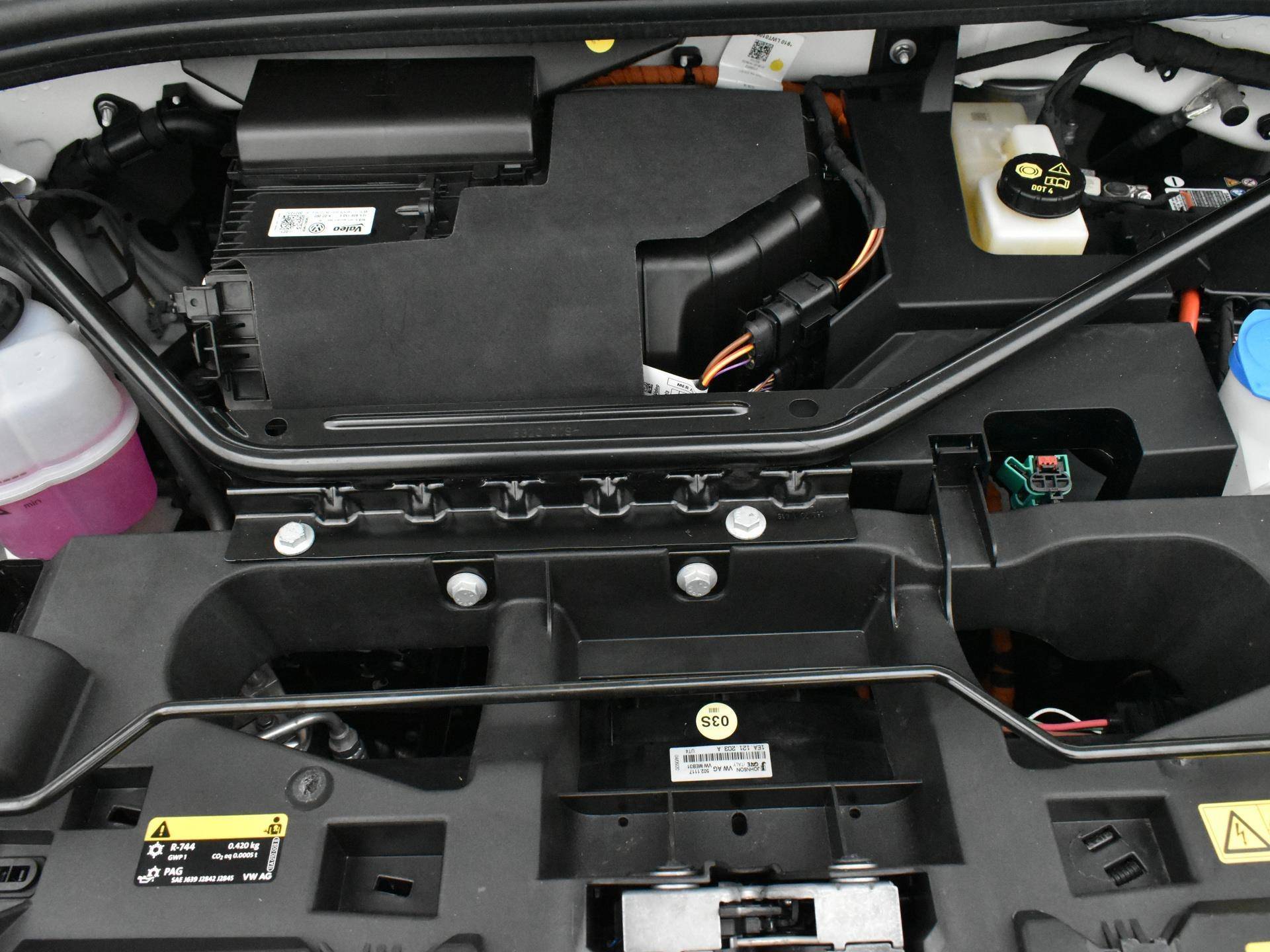 Volkswagen ID.4 First 77 kWh 204 PK [ Automaat | Warmtepomp | Navigatie | Apple carplay | Android auto | Parkeersensoren | Camera | Lichtmetalen velgen | Adaptive cruise control | Climate control | Stoelverwarming | Stuurverwarming | - 19/23