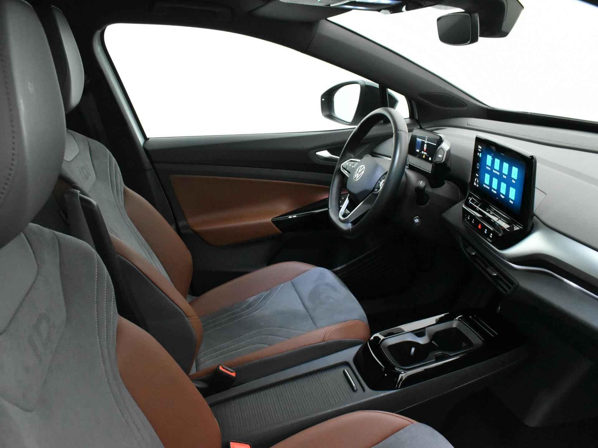 Volkswagen ID.4 First 77 kWh 204 PK [ Automaat | Warmtepomp | Navigatie | Apple carplay | Android auto | Parkeersensoren | Camera | Lichtmetalen velgen | Adaptive cruise control | Climate control | Stoelverwarming | Stuurverwarming | - 9/23