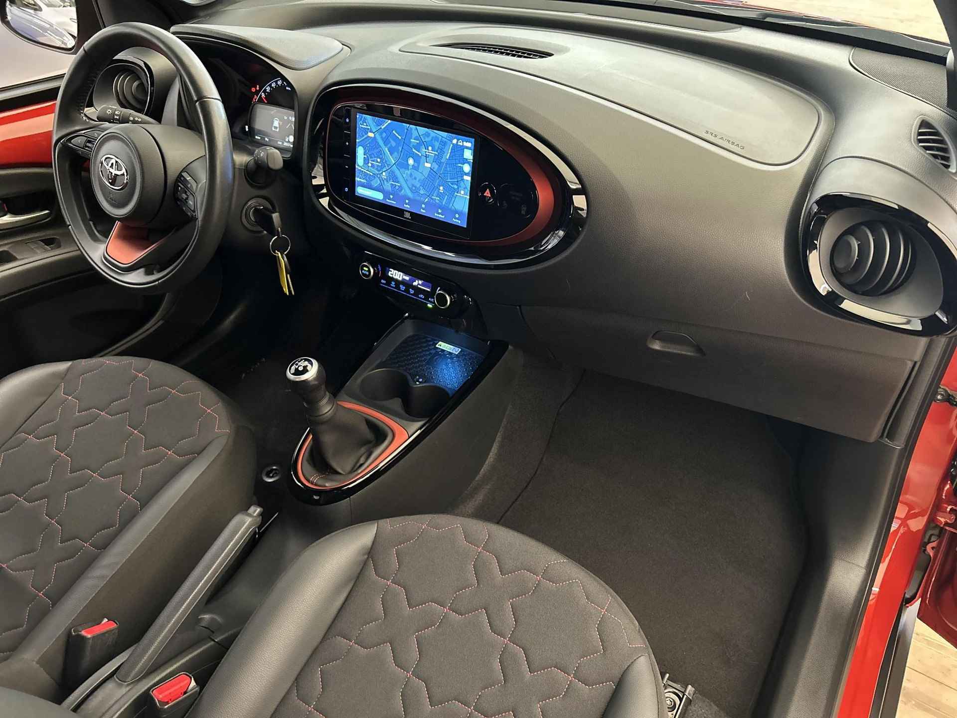 Toyota Aygo X 1.0 VVT-i MT envy - 8/32