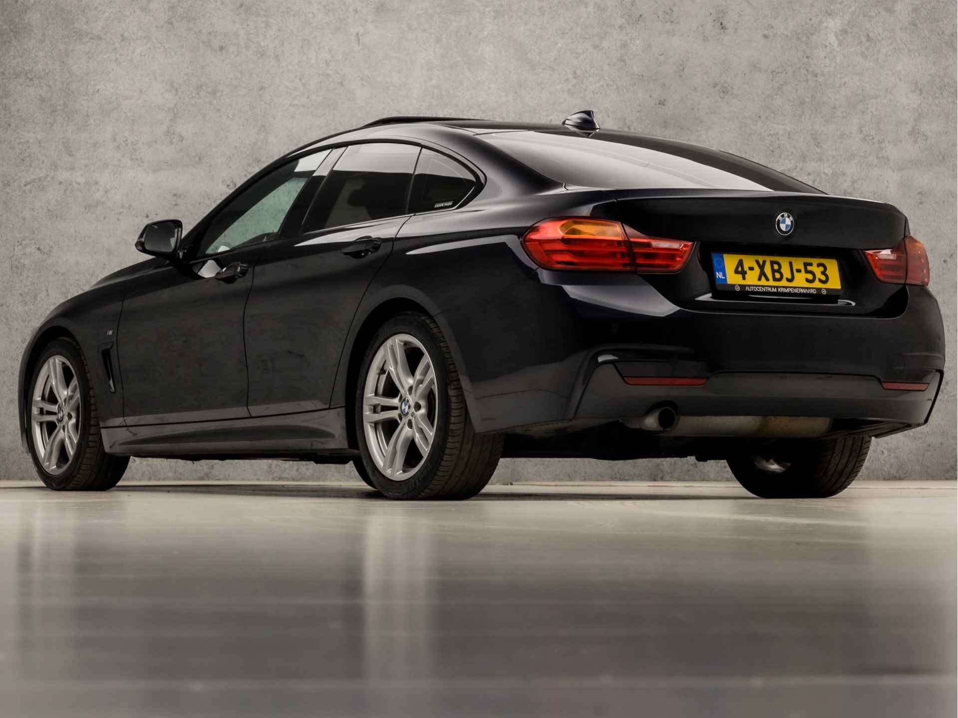 BMW 4 Serie Gran Coupé 420i Executive M Sport 184Pk Automaat (SCHUIFDAK, M PAKKET, NAVIGATIE, CLIMATE, STOELVERWARMING, LEDEREN SPORTSTOELEN, GETINT GLAS, PARKEERSENSOREN, CRUISE, NIEUWE APK, NIEUWSTAAT) - 3/38