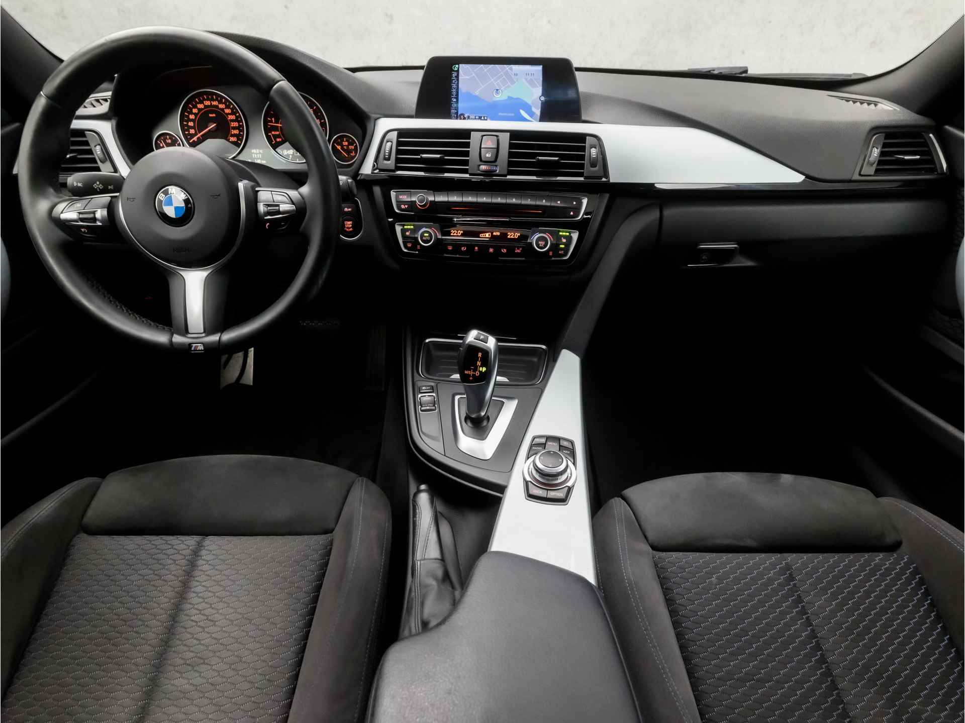 BMW 4 Serie Gran Coupé 420i Executive M Sport 184Pk Automaat (SCHUIFDAK, M PAKKET, NAVIGATIE, CLIMATE, STOELVERWARMING, LEDEREN SPORTSTOELEN, GETINT GLAS, PARKEERSENSOREN, CRUISE, NIEUWE APK, NIEUWSTAAT) - 6/38