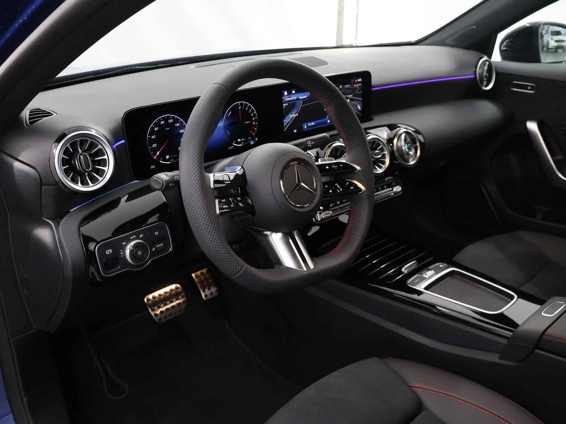 Mercedes-Benz A-Klasse 250e AMG Line | Panorama-schuifdak | Achteruitrijcamera | Sfeerverlichting | MULTIBEAM LED | Stoelverwarming - 5/41