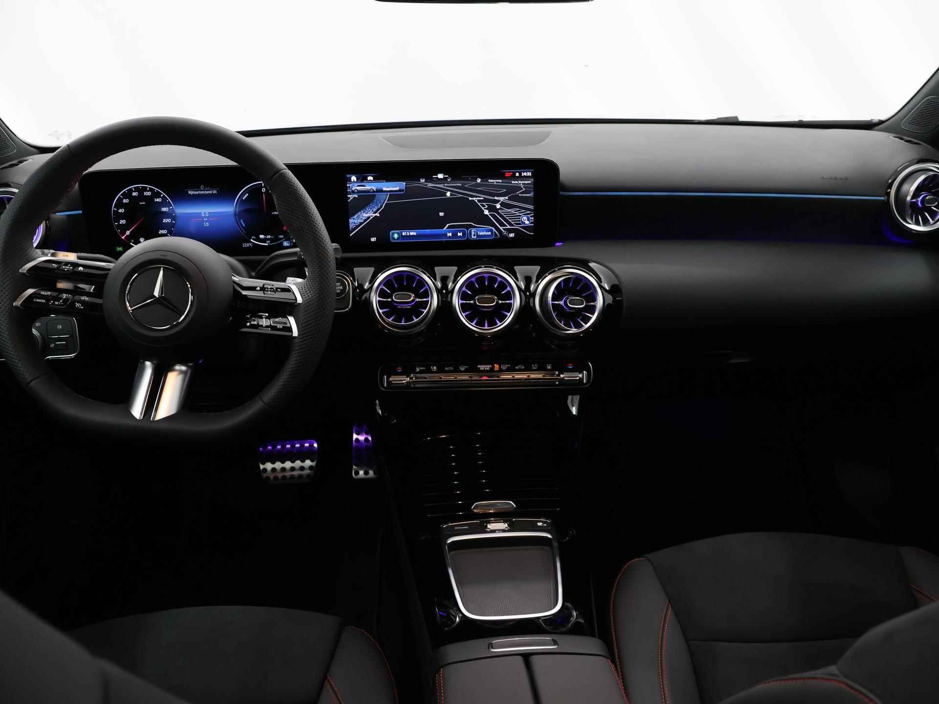 Mercedes-Benz A-Klasse 250e AMG Line | Panorama-schuifdak | Achteruitrijcamera | Sfeerverlichting | MULTIBEAM LED | Stoelverwarming - 6/41