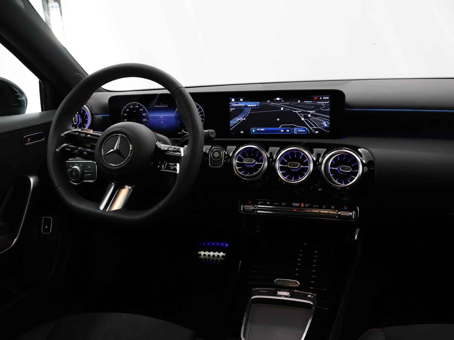 Mercedes-Benz A-Klasse 250e AMG Line | Panorama-schuifdak | Achteruitrijcamera | Sfeerverlichting | MULTIBEAM LED | Stoelverwarming - 7/41