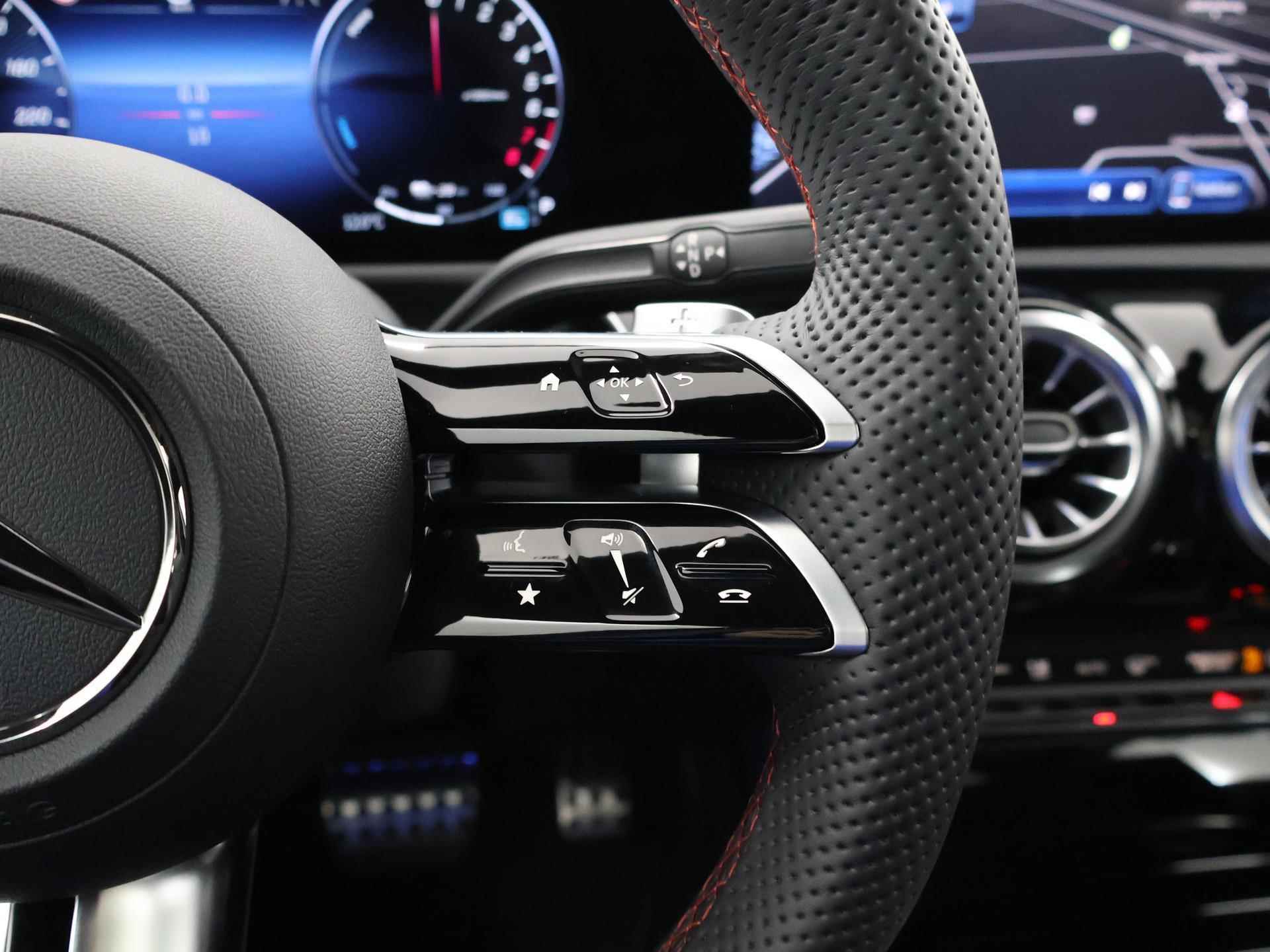 Mercedes-Benz A-Klasse 250e AMG Line | Panorama-schuifdak | Achteruitrijcamera | Sfeerverlichting | MULTIBEAM LED | Stoelverwarming - 16/41