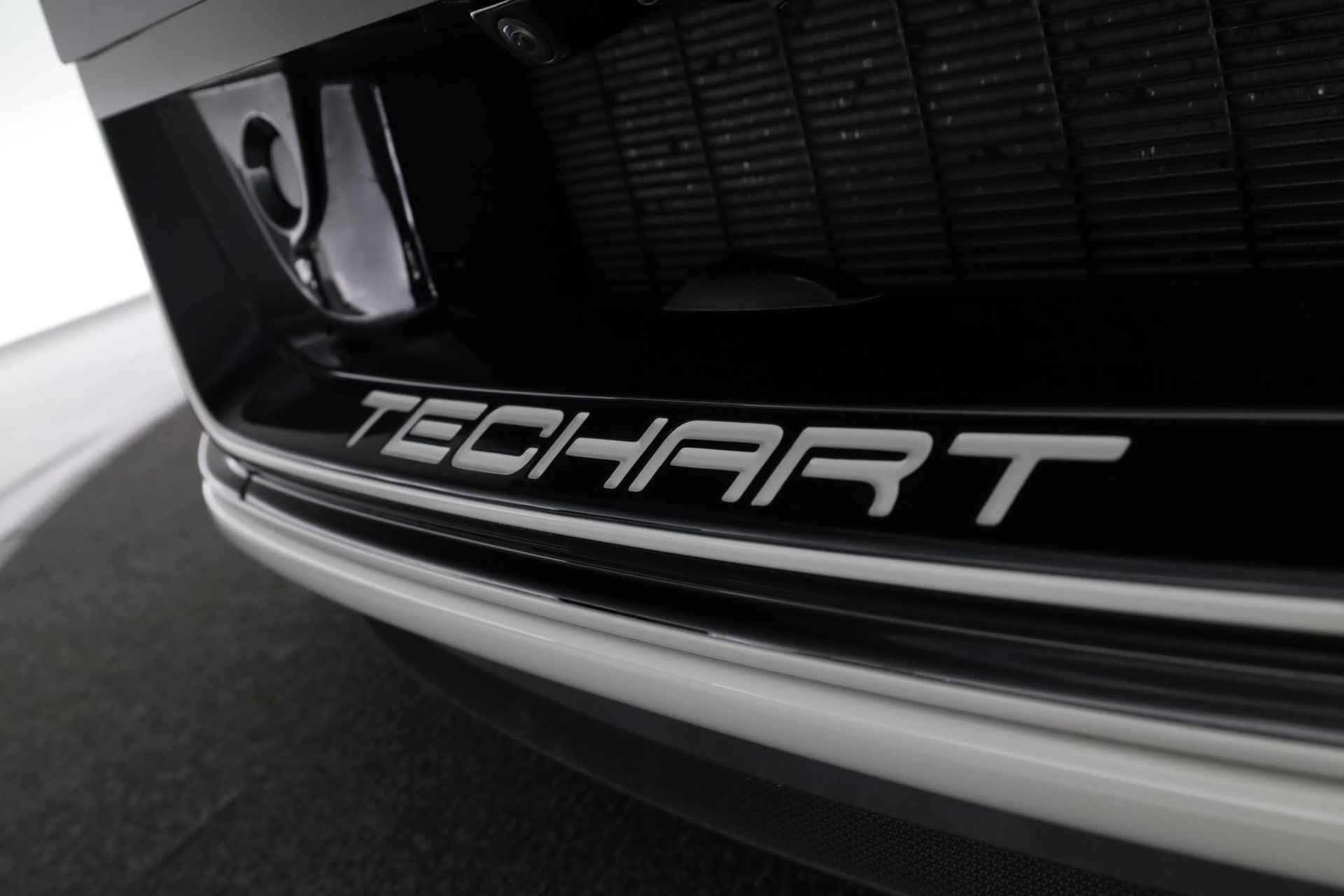 Porsche 911 Turbo S -Techart/Akrapovic- - 20/24