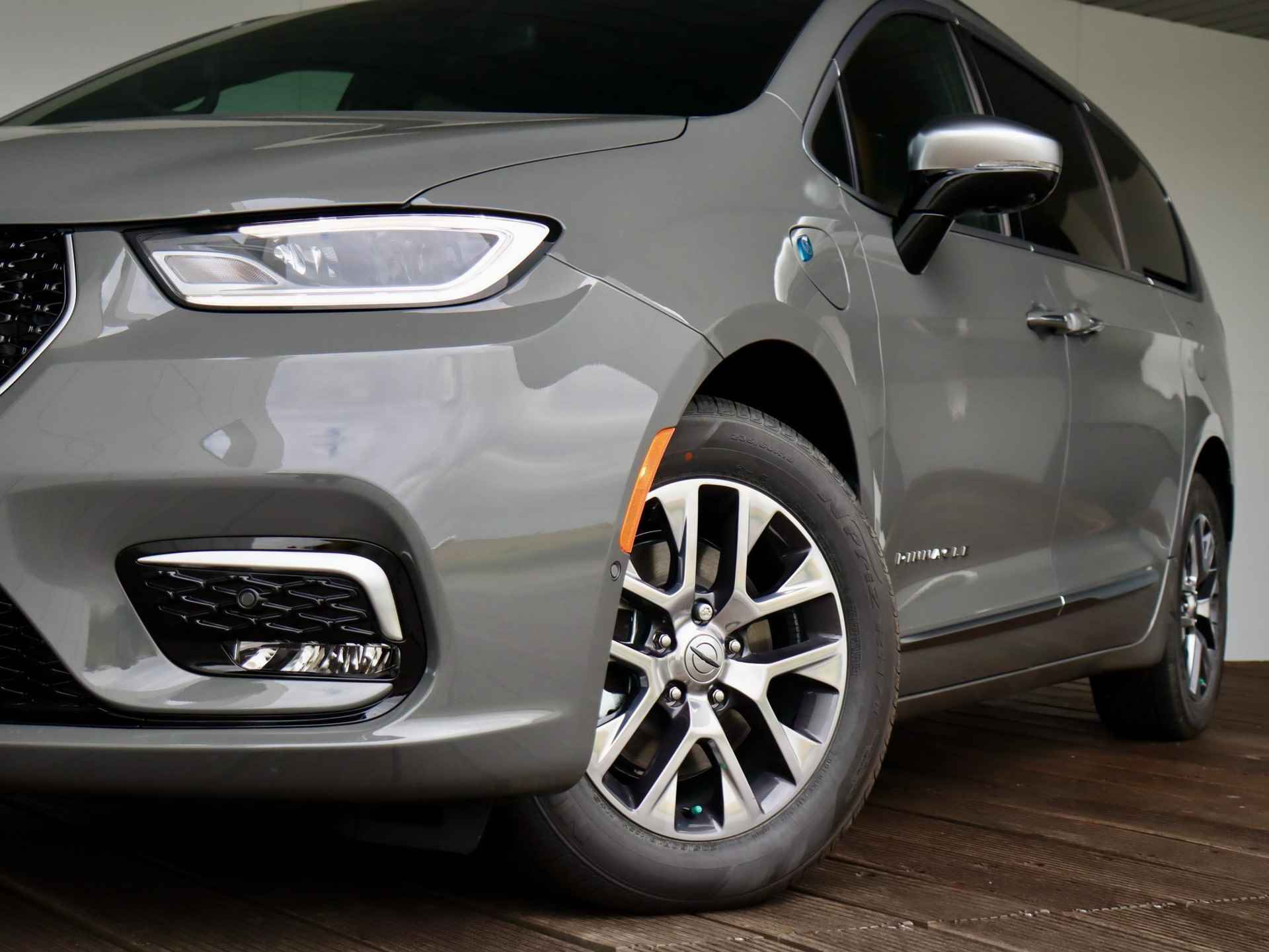 Chrysler Pacifica - Plug-In-Hybrid 3.6 V6 Pinnacle | Panodak | Zeer compleet | 7 Persoons | - 21/42