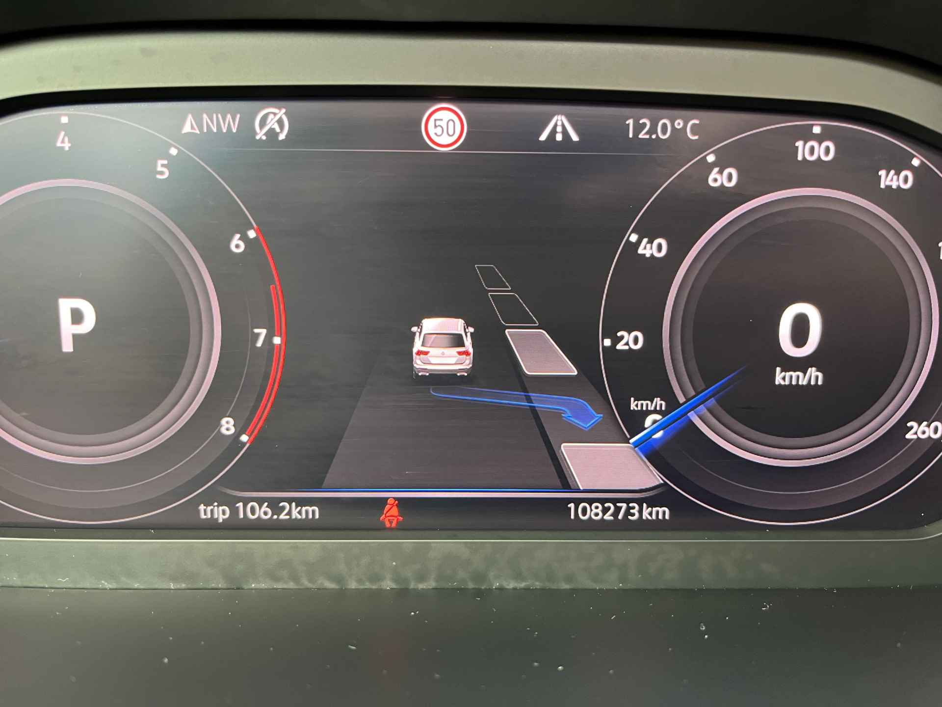 Volkswagen Tiguan Allspace 1.5 TSI R-Line 7p. / AUTOMAAT/ PANO/ 7-PERS/ TREKHAAK/ CAMERA/ PARK. SENSOREN/ ERGO ACTIVE/ LED/ KEYLESS/ DIGITAL DASHBOARD/ STOEL VERWARM./ ADAPT. CRUISE/ APP CONNECT/ NAVI/ CLIMA/ DAB/ - 26/56