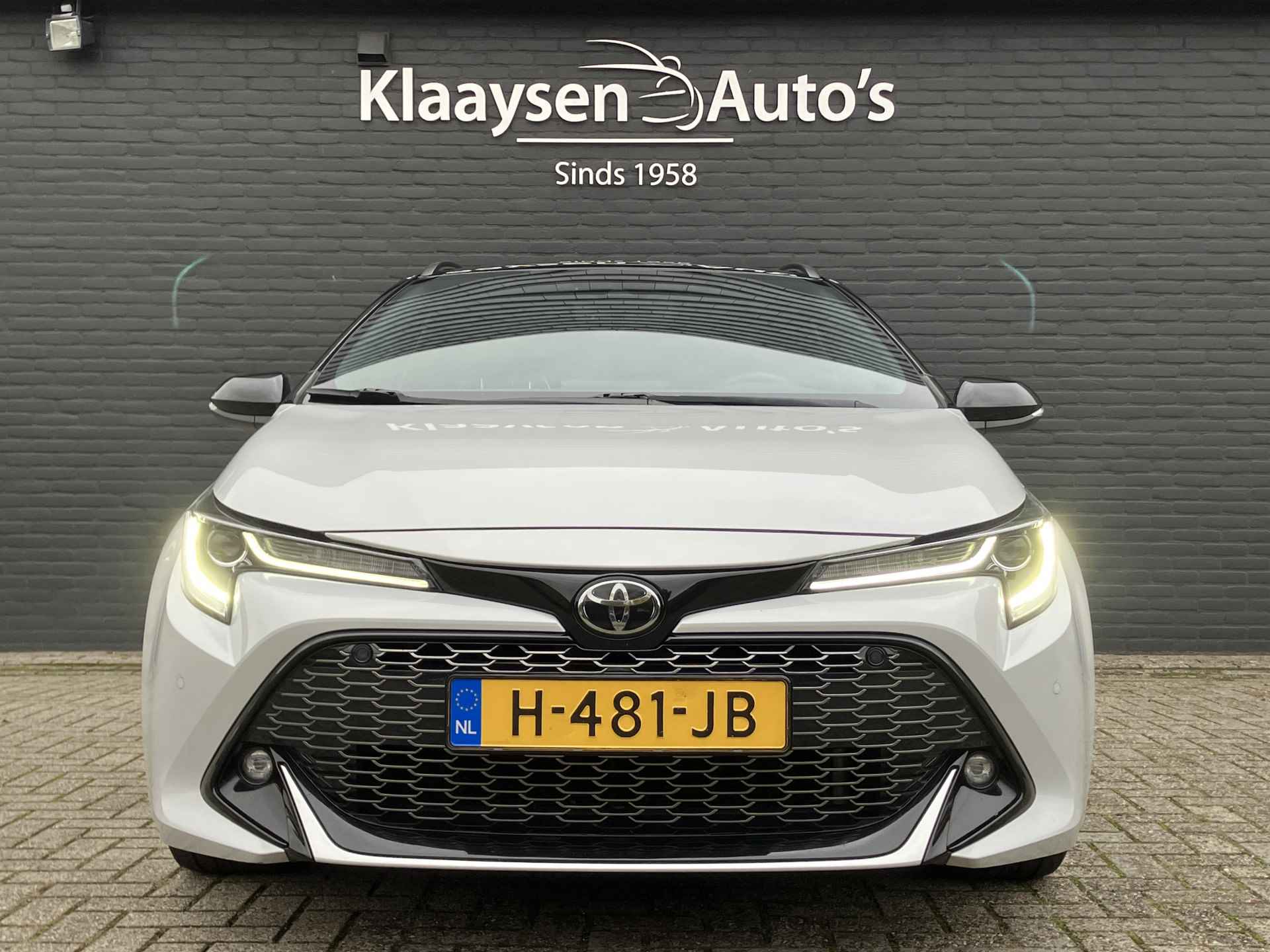 Toyota Corolla Touring Sports 1.8 Hybrid GR-Sport AUT. | 1e eigenaar | dealer onderhouden | two tone metallic | apple carplay | sportstoelen - 3/41