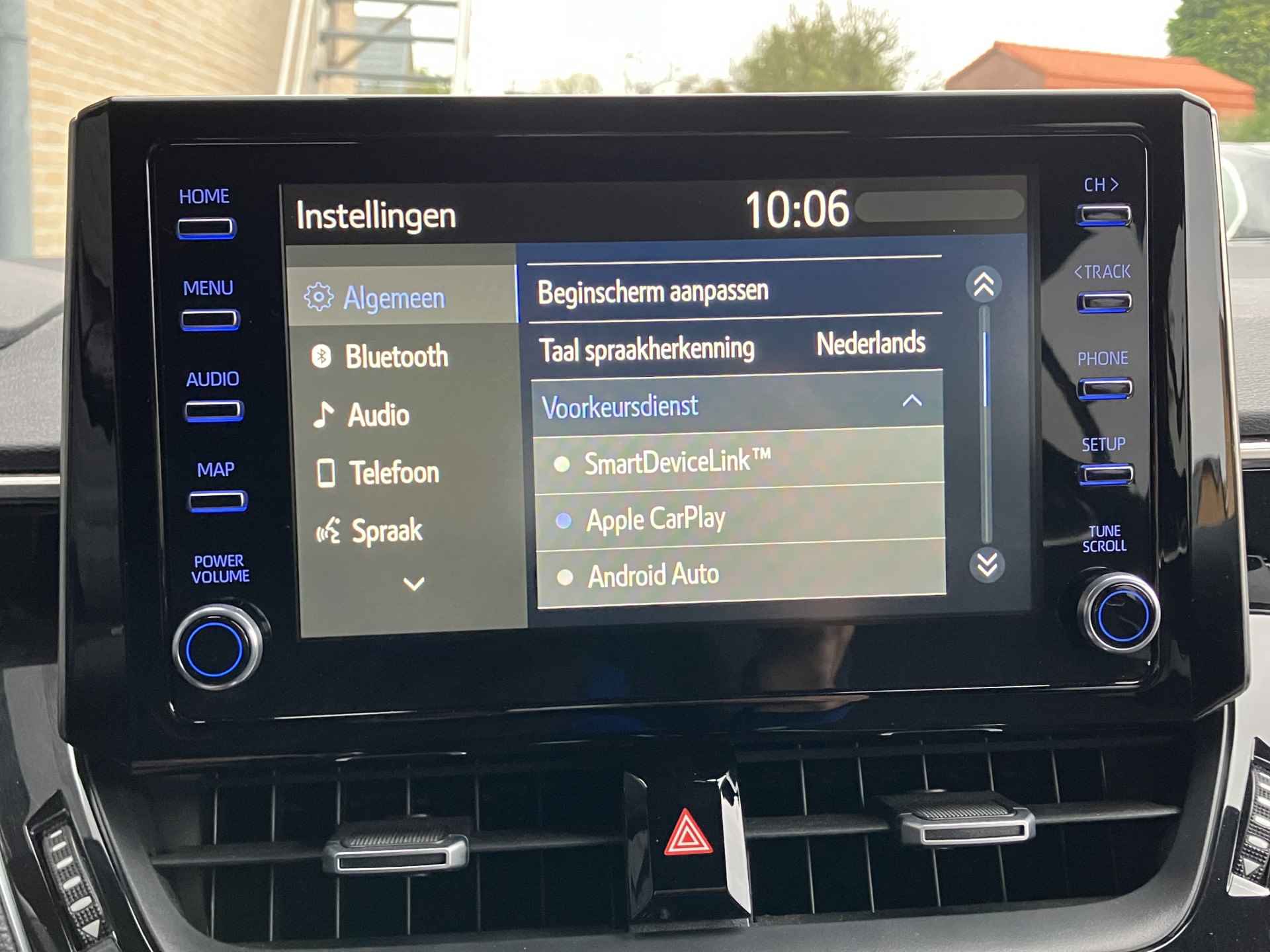 Toyota Corolla Touring Sports 1.8 Hybrid GR-Sport AUT. | 1e eigenaar | dealer onderhouden | two tone metallic | apple carplay | sportstoelen - 37/41