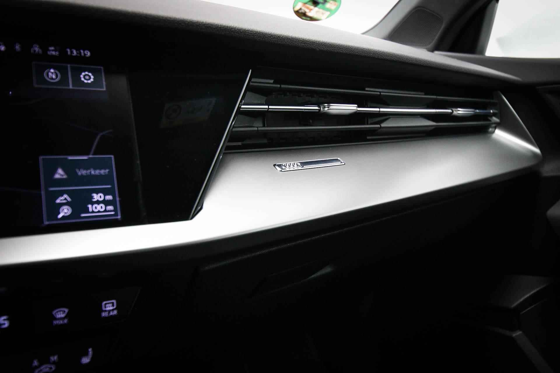 Audi A3 Limousine 35 TFSI Business edition | VIRTUAL COCKPIT | LED | NAVIGATIE | DAB | APPLE | PDC | 17" - 31/47