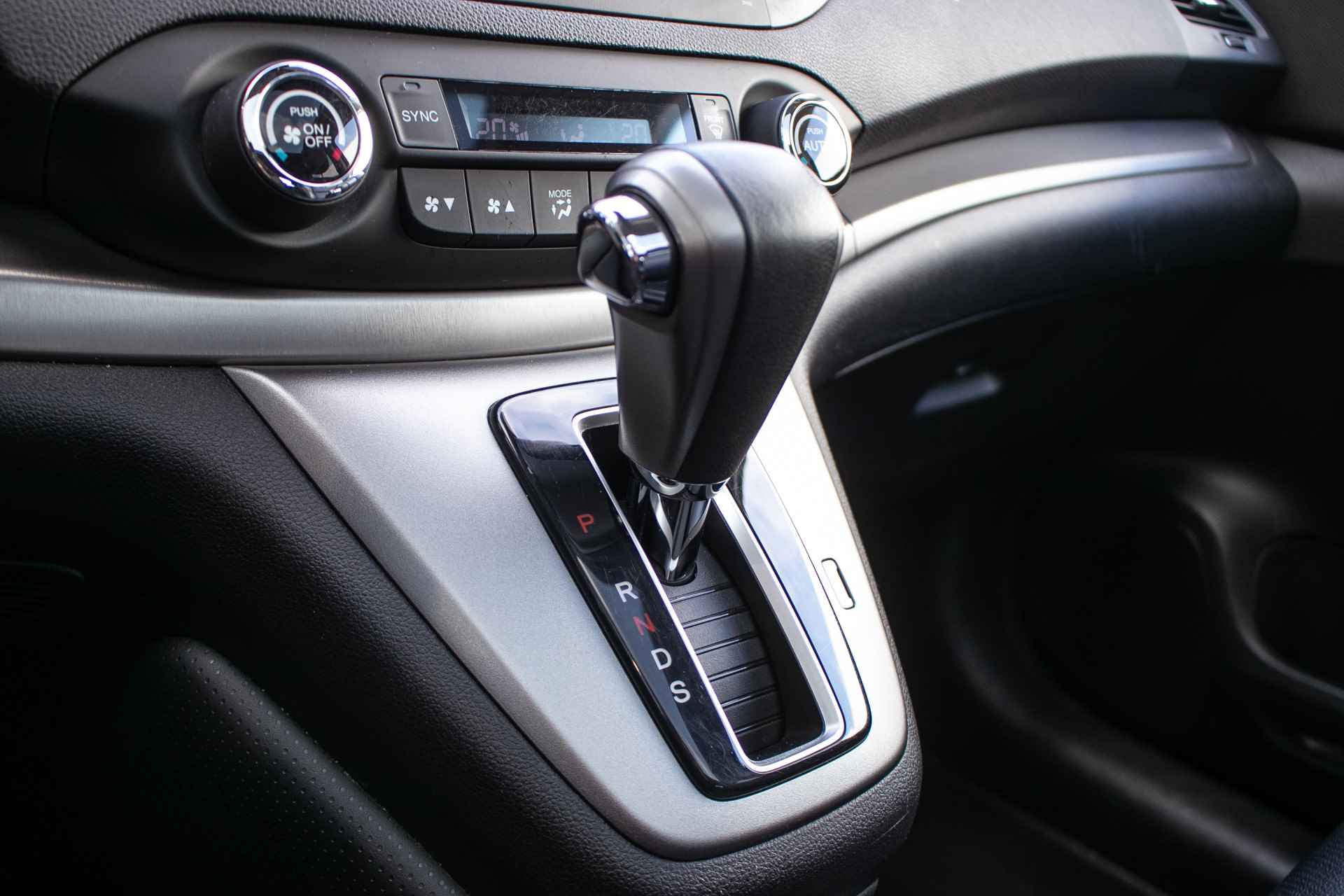 Honda CR-V 2.0 AWD Executive Automaat -All in rijklaarprijs | Trekhaak | Navi | Panodak | Leder - 21/43